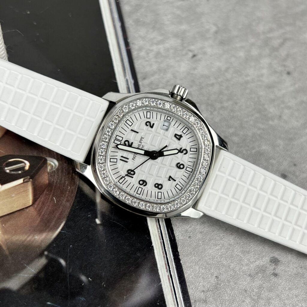 Đồng Hồ Patek Philippe Aquanaut 5067A Đính Kim Cương Moissanite (6)