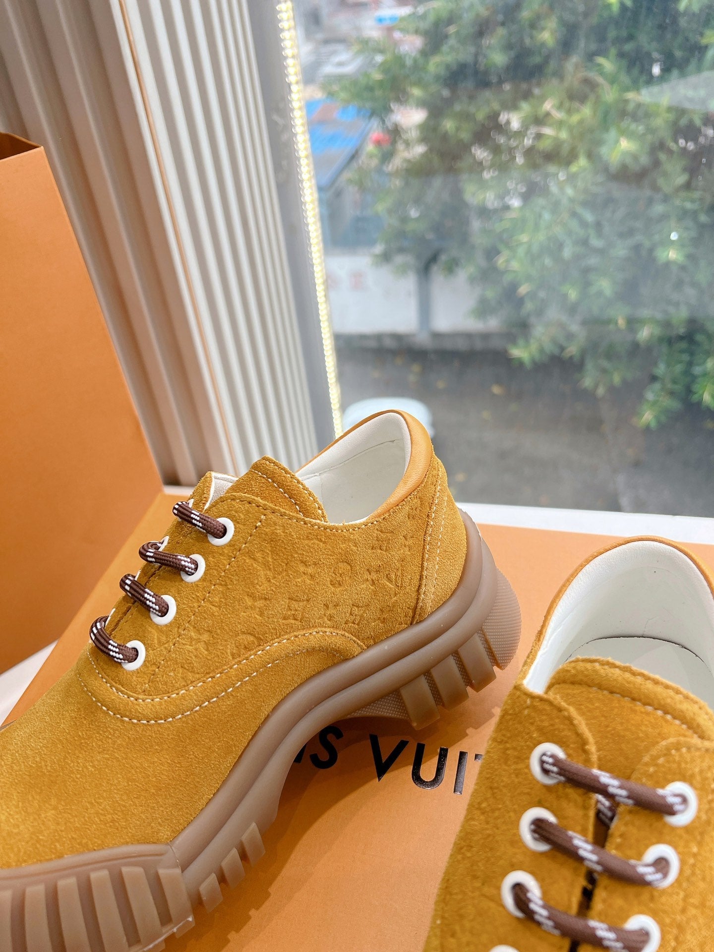 LV ARCHLIGHT SKATE SNEAKER IN HARVEST GOLD EMBOSSED SUEDE、mysite、Cacoeks