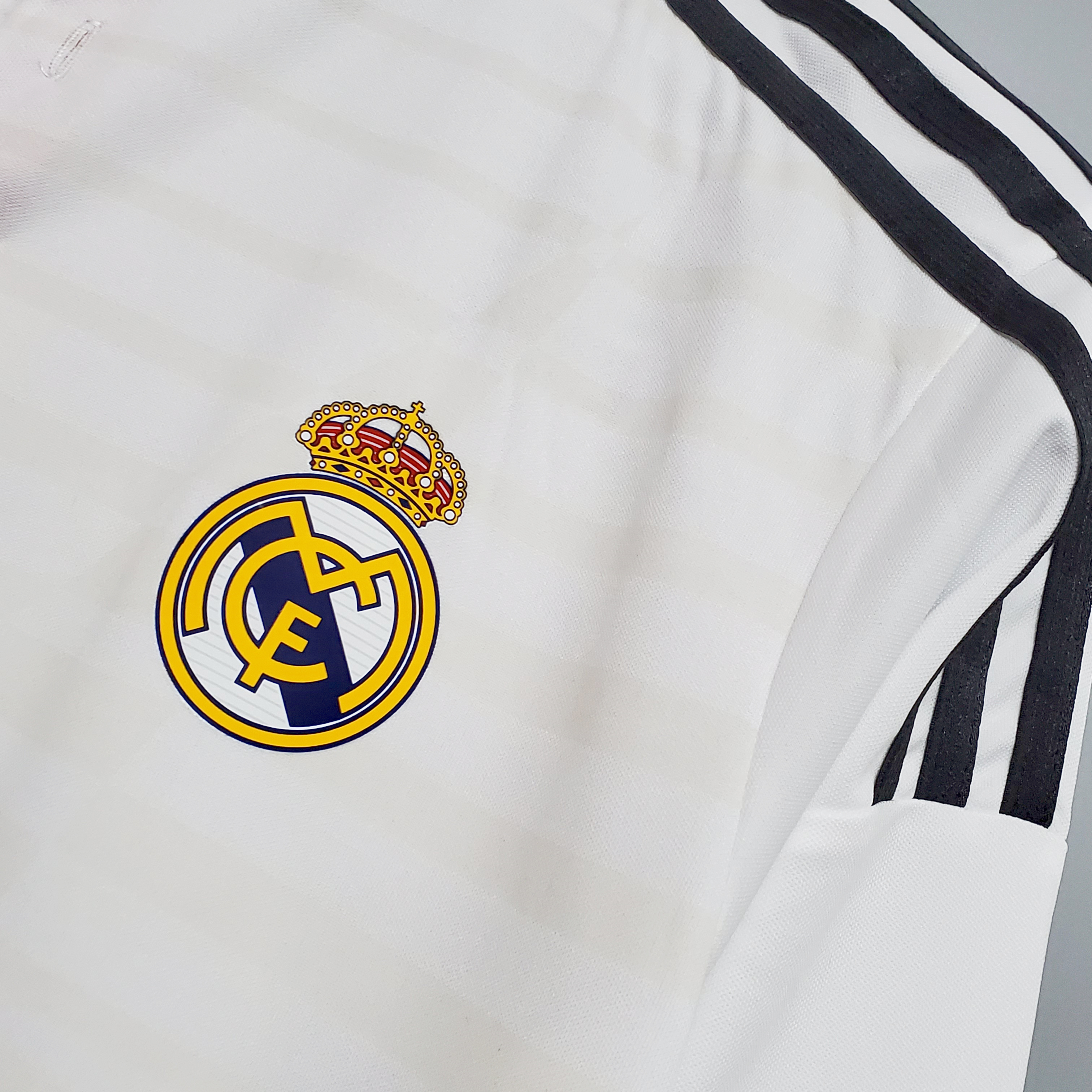 JerseysGala.com | Retro Real Madrid 14-15 Home Stadium Long Sleeve Jersey -Customize Name, Number and Patch | Worldwide Shipping