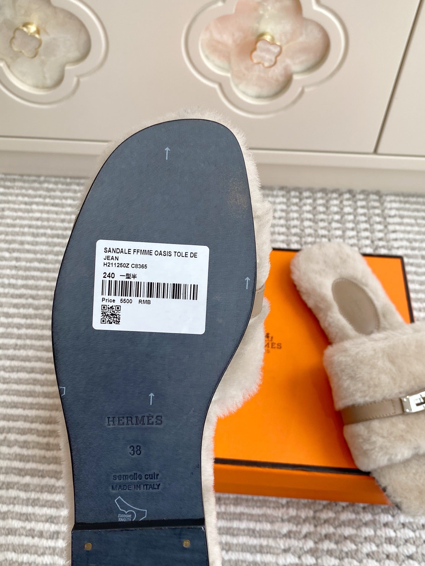 HM 25S GIULIA SANDAL IN PALE BEIGE GRAY SHEARLING WITH SILVER HARDWARE、mysite、Cacoeks