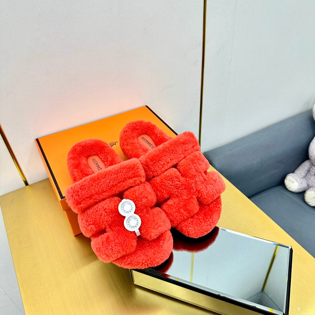 CHYPRE SANDAL IN CANDY RED SHEARLING、mysite、Cacoeks