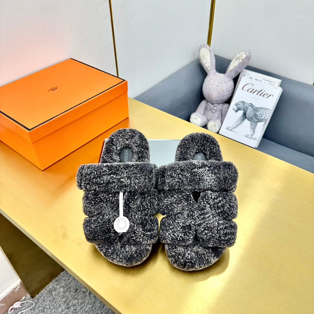 CHYPRE SANDAL IN DARK GRAY SHEARLING、mysite、Cacoeks