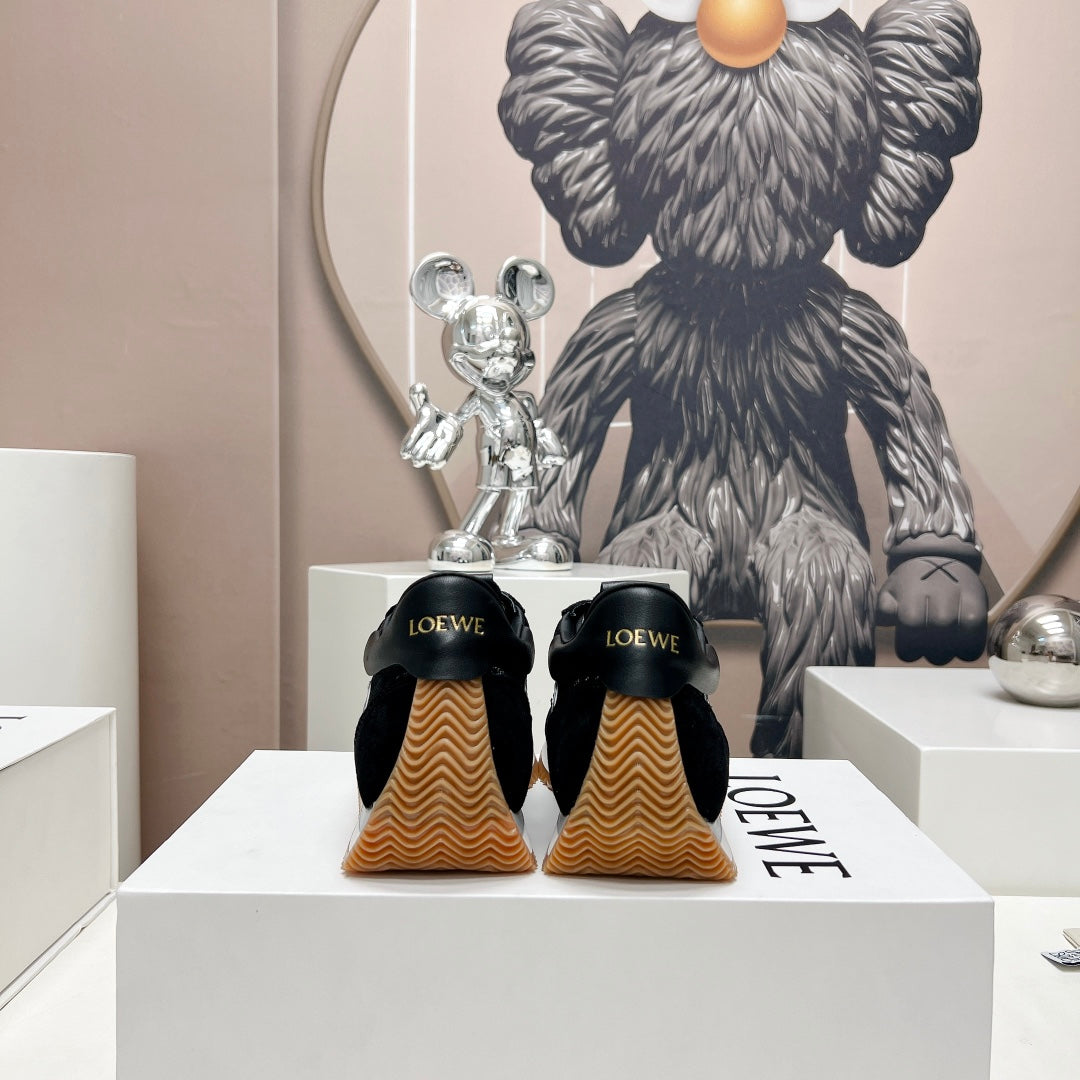 FLOW RUNNER SNEAKER IN BLACK SUEDE AND SHEEPSKIN、mysite、Cacoeks