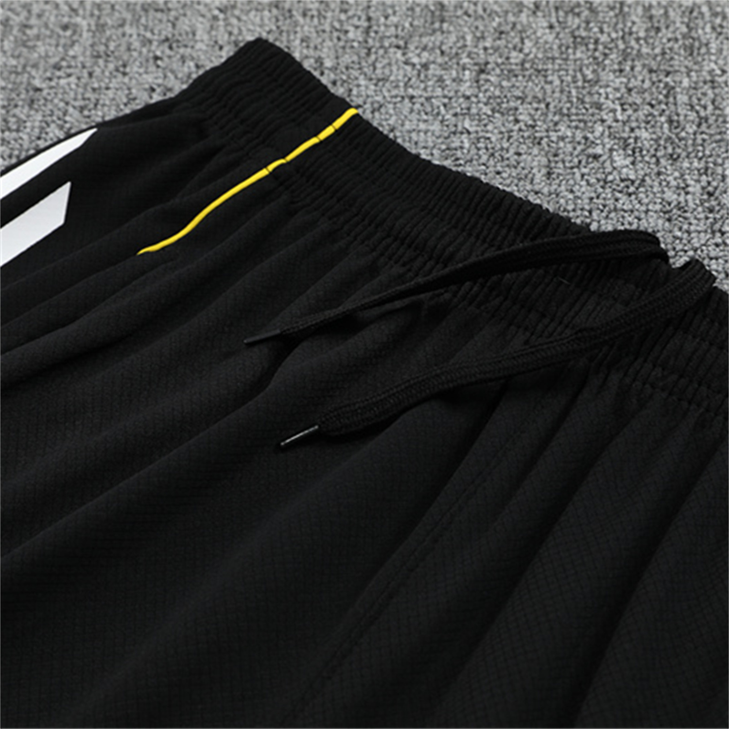 UltraTrikot-Real Madrid 25-26 Kids Short-Sleeve Training Set - Yellow Line Black Top and Black Shorts