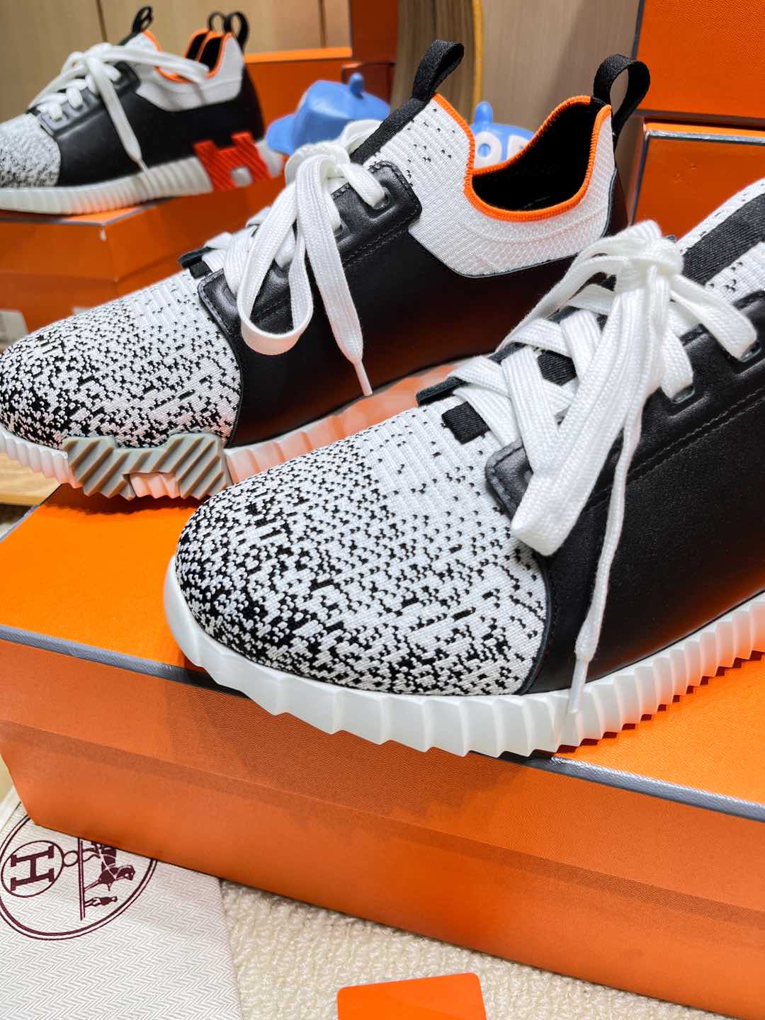 DEPART SLIP-ON SNEAKER IN WHITE MIX BLACK KNIT AND BLACK CALFSKIN、mysite、Cacoeks