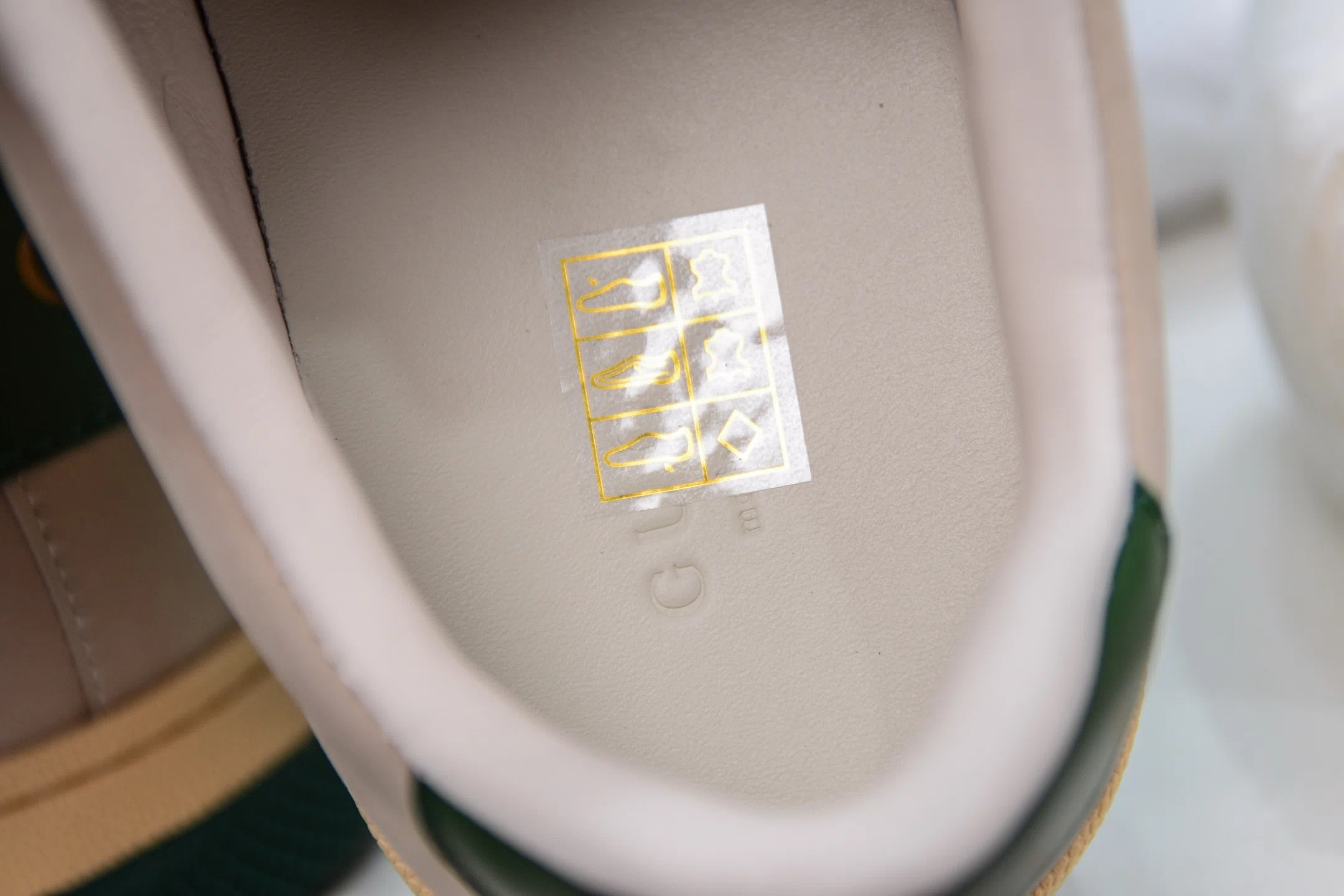 Gucci Screener Sneaker W/ Multi-Dimensional Crystals In Ivory、mysite、Cacoeks