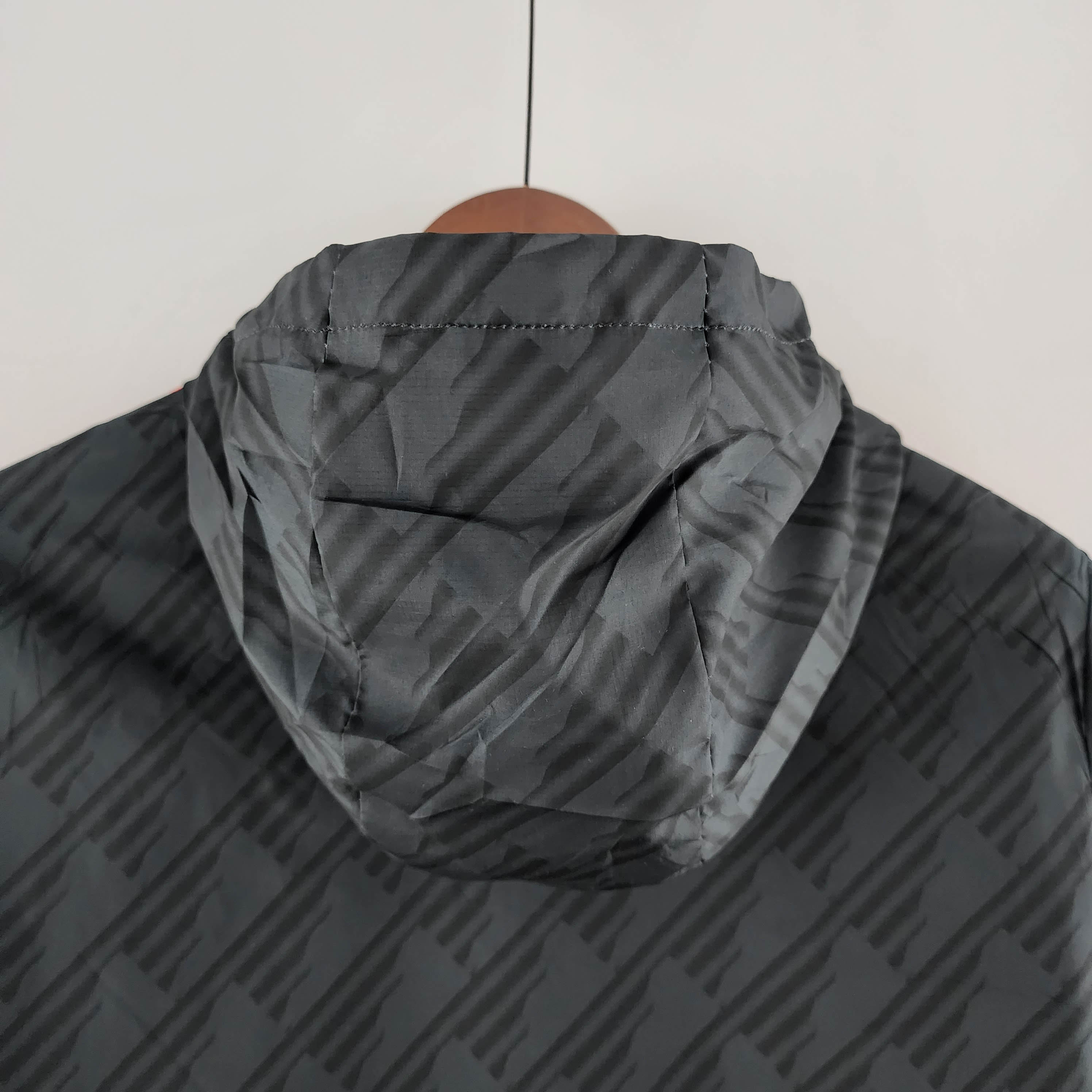 2022/2023 Manchester United Windbreaker Black Red Edge:football jersey mysite: unitedjerseyfootball 邓江浪:football