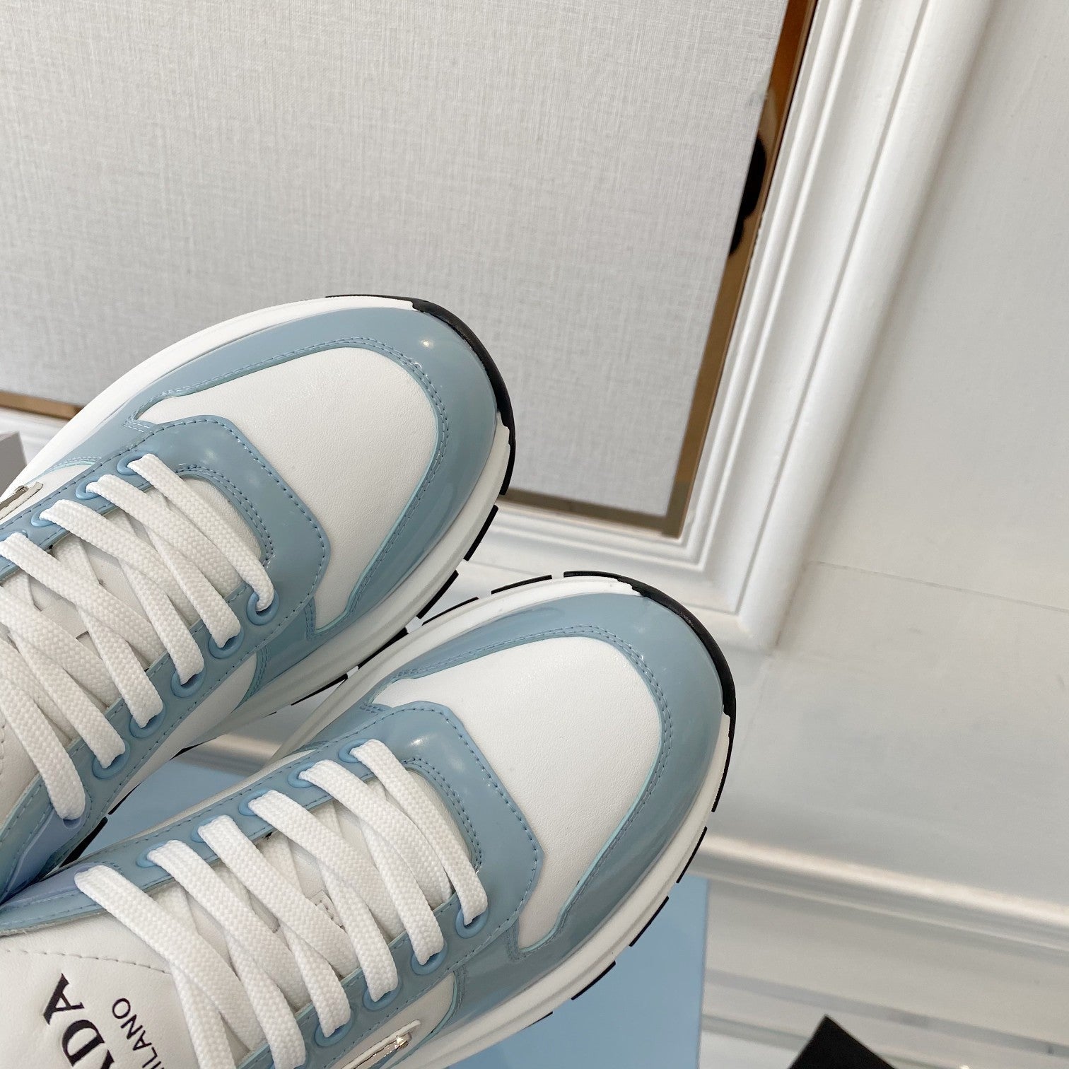 PRADA 25S THICK SOLE SNEAKER IN WHITE AND LIGHT BLUE CALFSKIN、mysite、Cacoeks