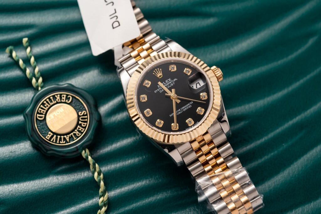 Đồng Hồ Rolex DateJust Bọc Vàng Mặt Số Đen Cọc Đính Đá 31mm (1)
