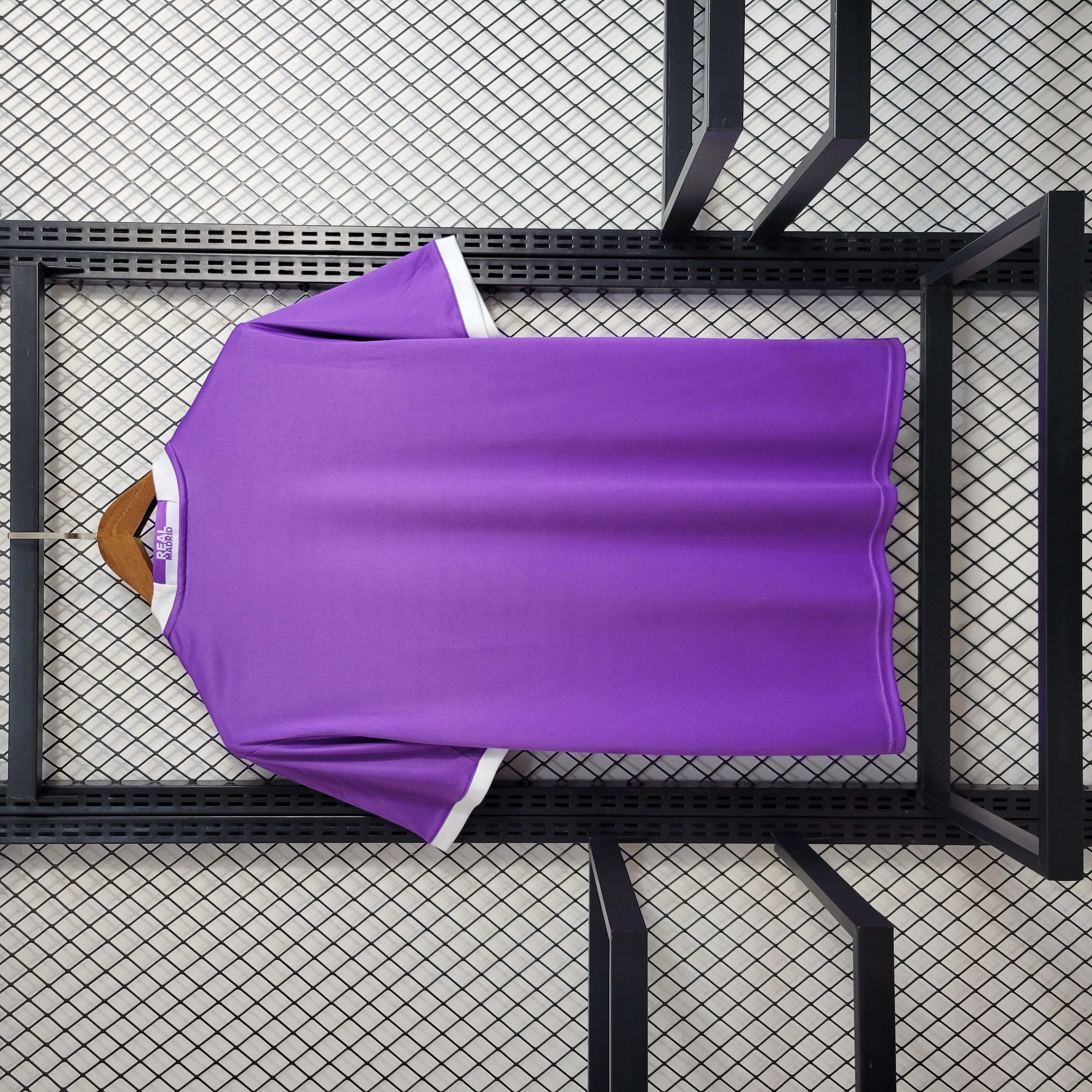 Higojerseys-Real Madrid Retro 16-17 Away Jersey - Champions League Final Version