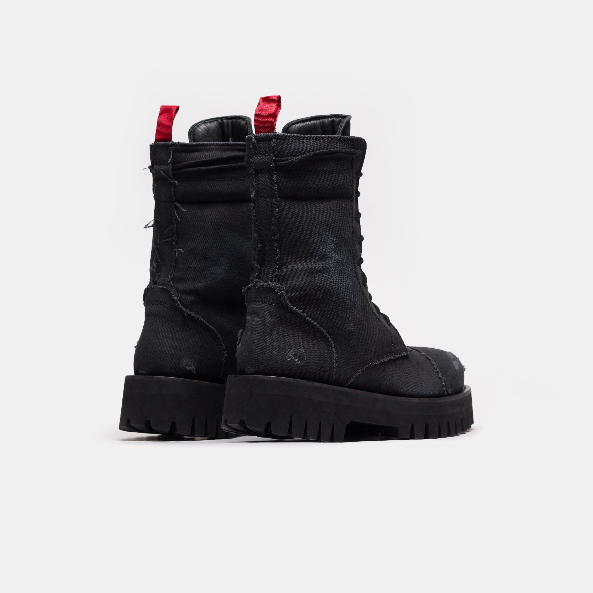 X Boot in Distressed Black