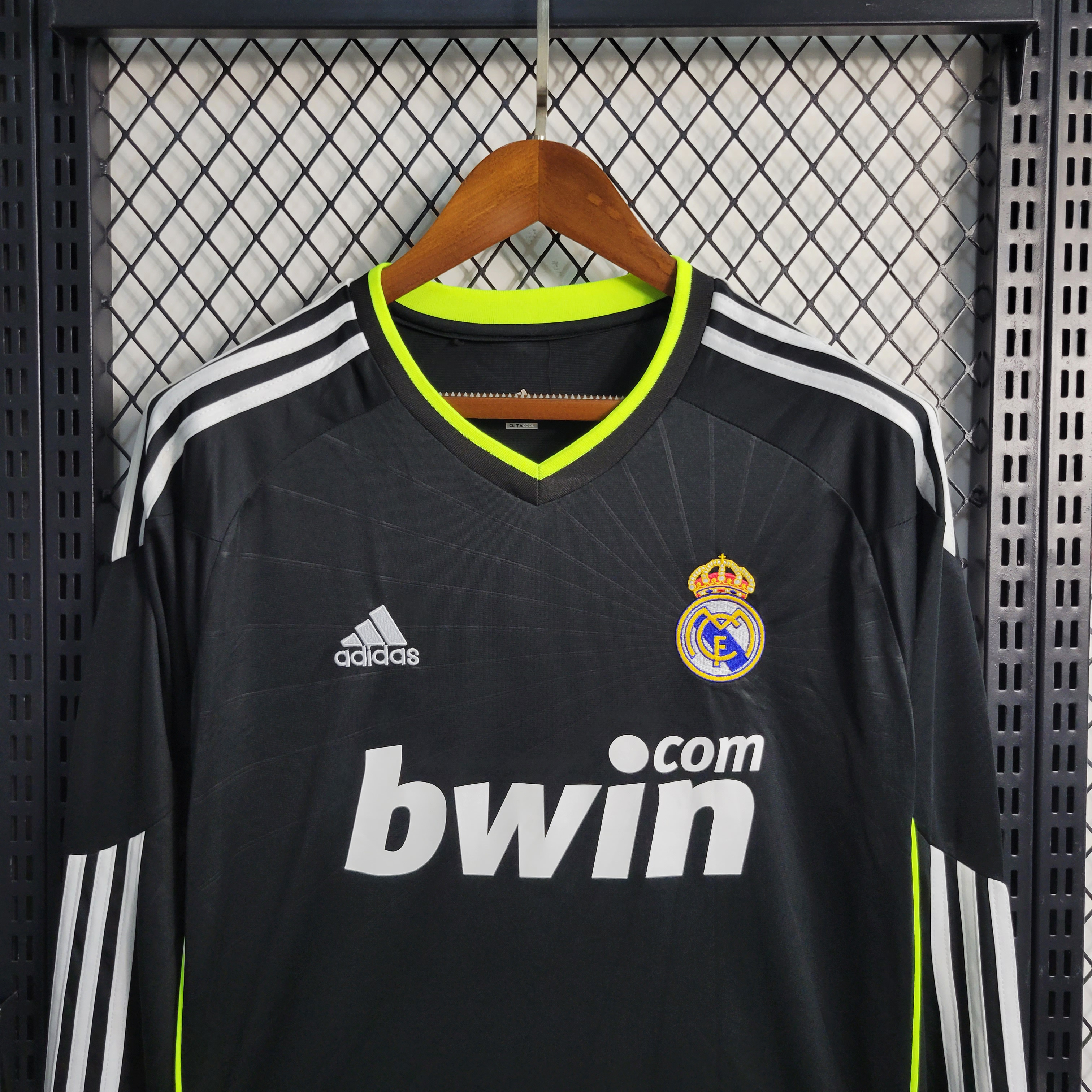 ManixJersey.com | Retro Real Madrid 10-11 Away Stadium Long Sleeve Jersey -Customize Name, Number and Patch | Worldwide Shipping