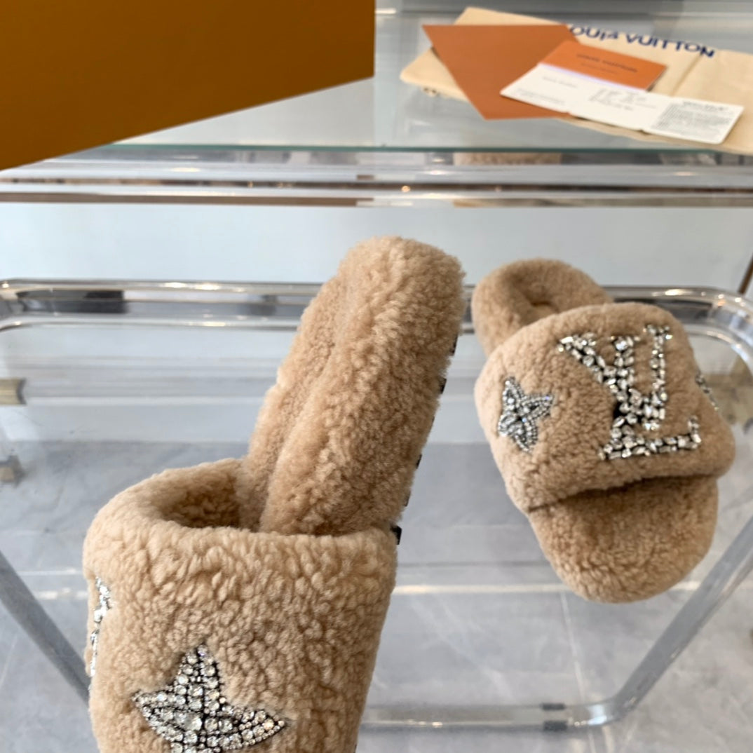LV WOMEN'S PASEO FLAT SLIPPER IN TAN BROWN FLEECE、mysite、Cacoeks