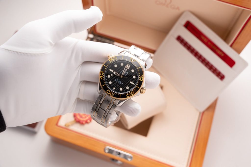 Đồng Hồ Omega Seamaster Replica 11 VS Factory Demi Gold (2)