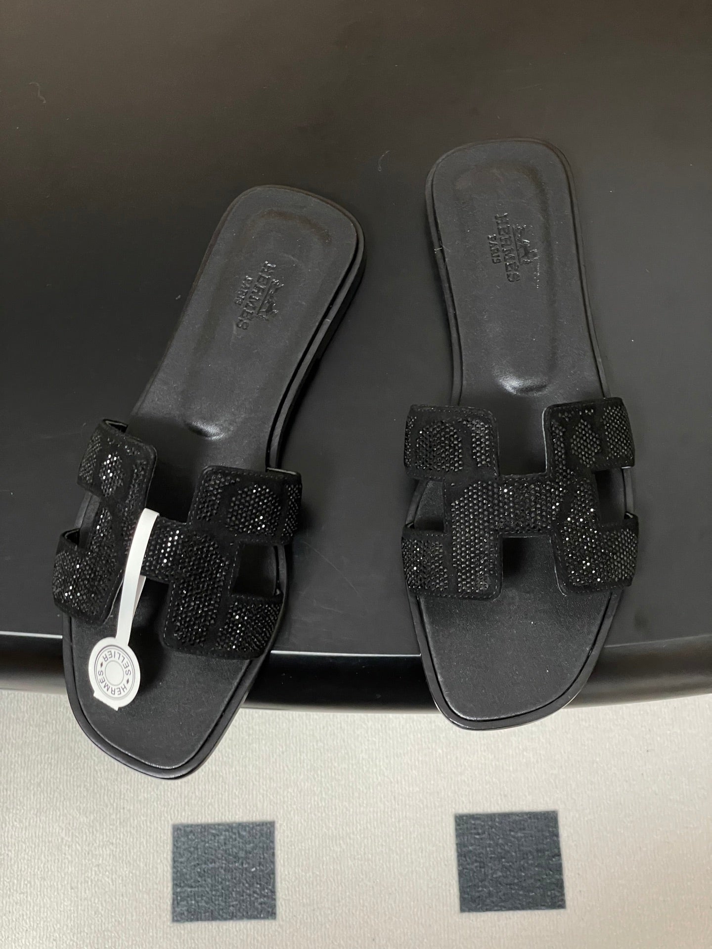 HM 25S ORAN SANDAL IN BLACK LAMBSKIN WITH STONE DETAILS、mysite、Cacoeks