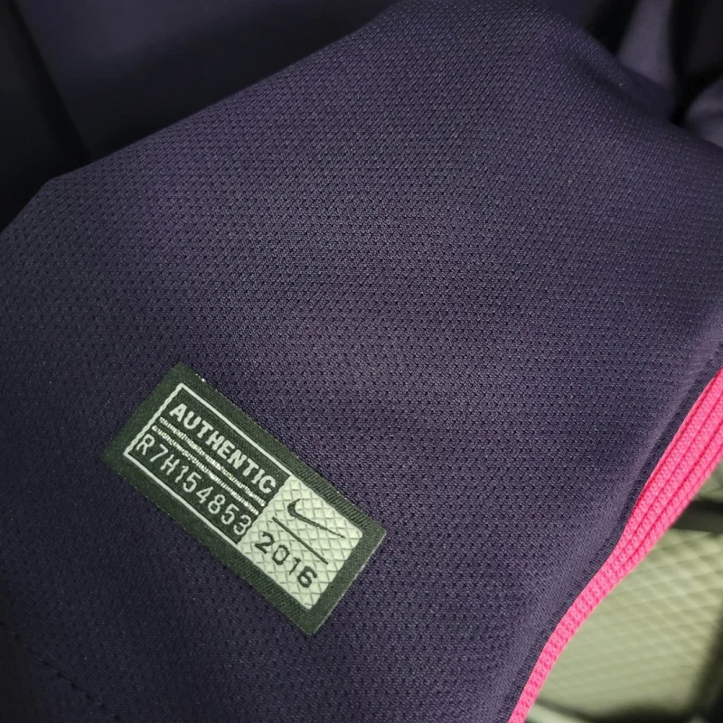 16-17 Barcelona long sleeves Away soccer jersey-Retro version: Ajax 24-25 Home Stadium Jersey - Fans Version mysite: Adidas luxuryfootballshirts.com: https://www.luxuryfootballshirts.com/