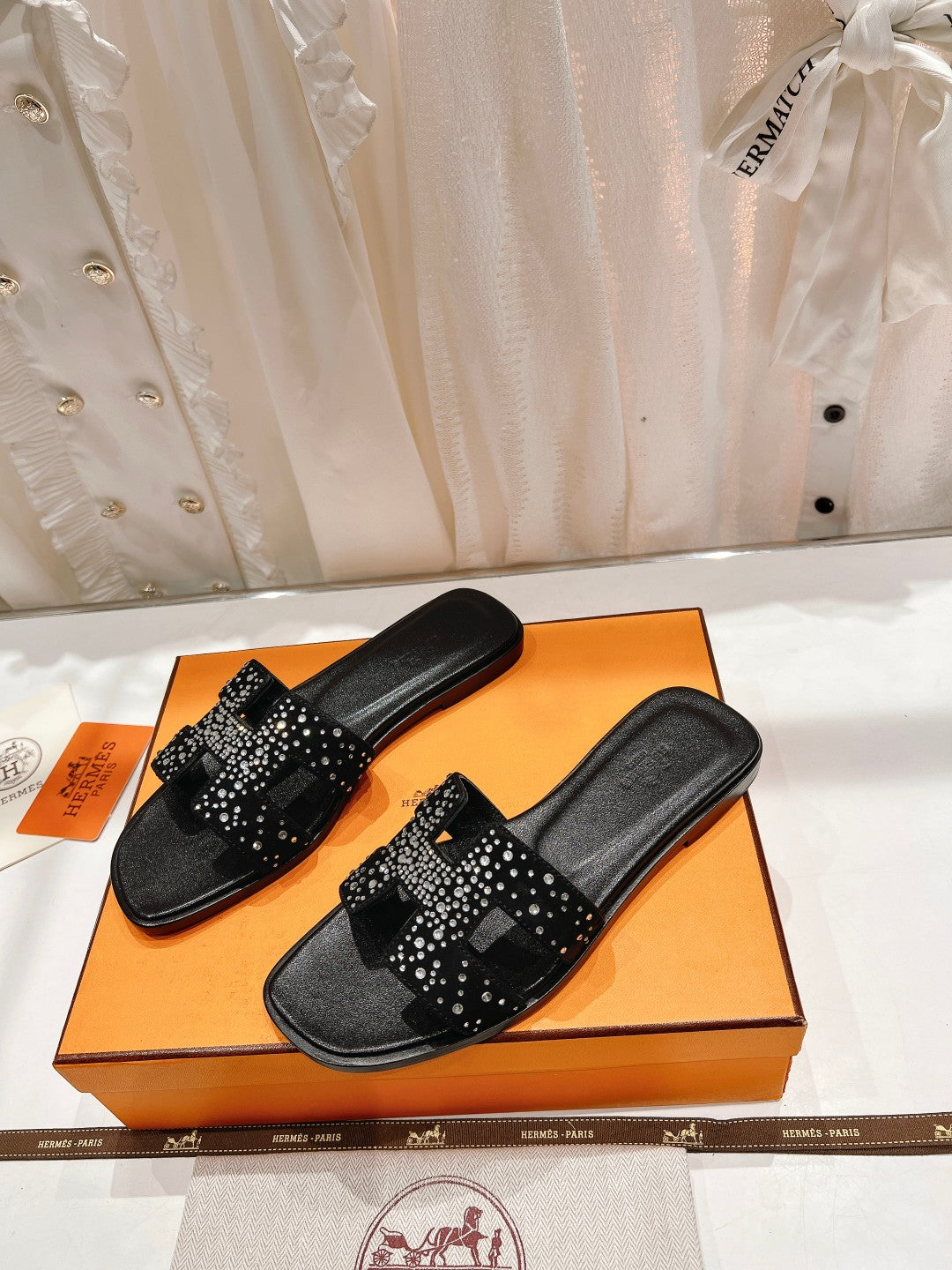 0RAN SANDAL BLACK LAMBSKIN ATTACH CRYSTALS、mysite、Cacoeks