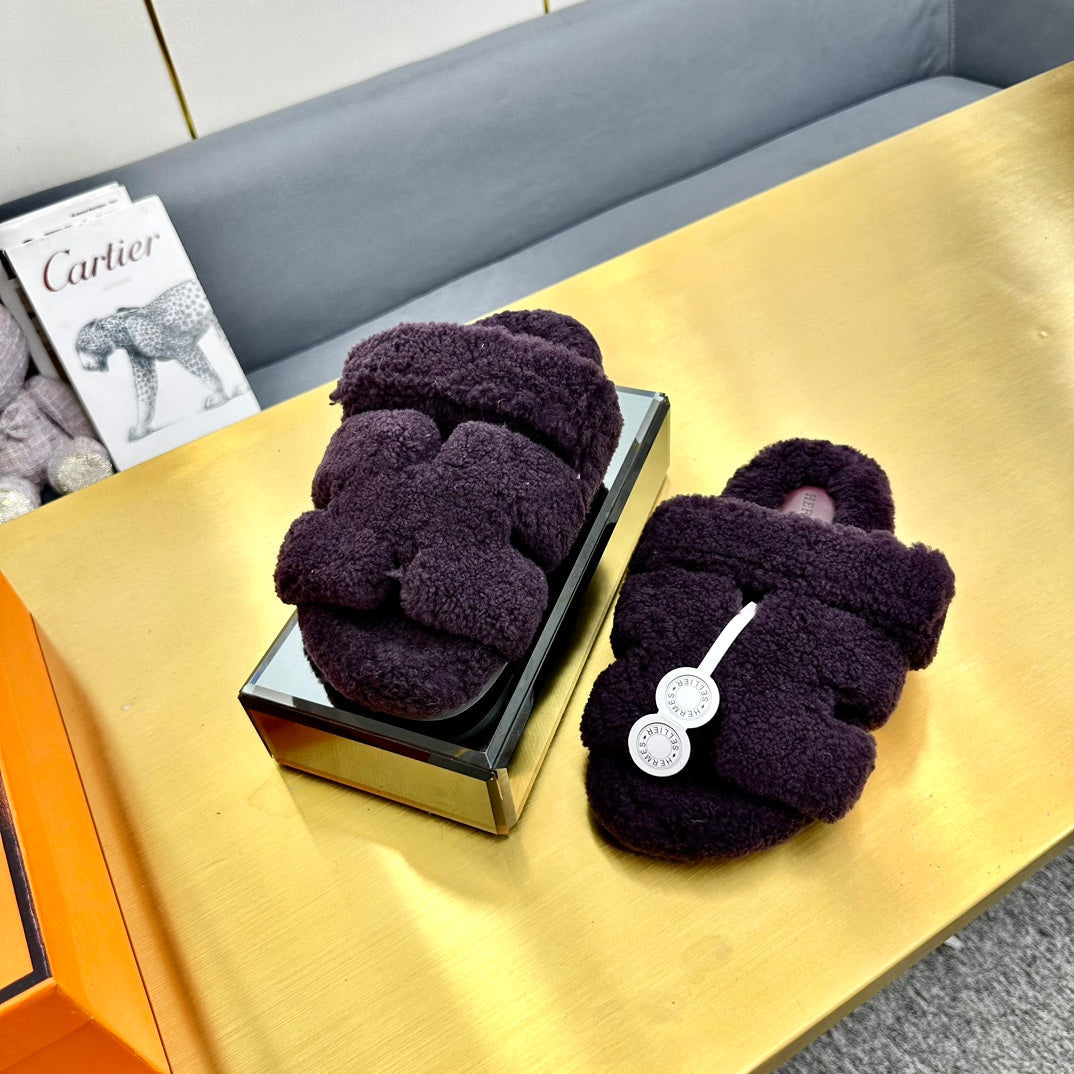 CHYPRE SANDAL IN EGGPLANT PURPLE SHEARLING、mysite、Cacoeks