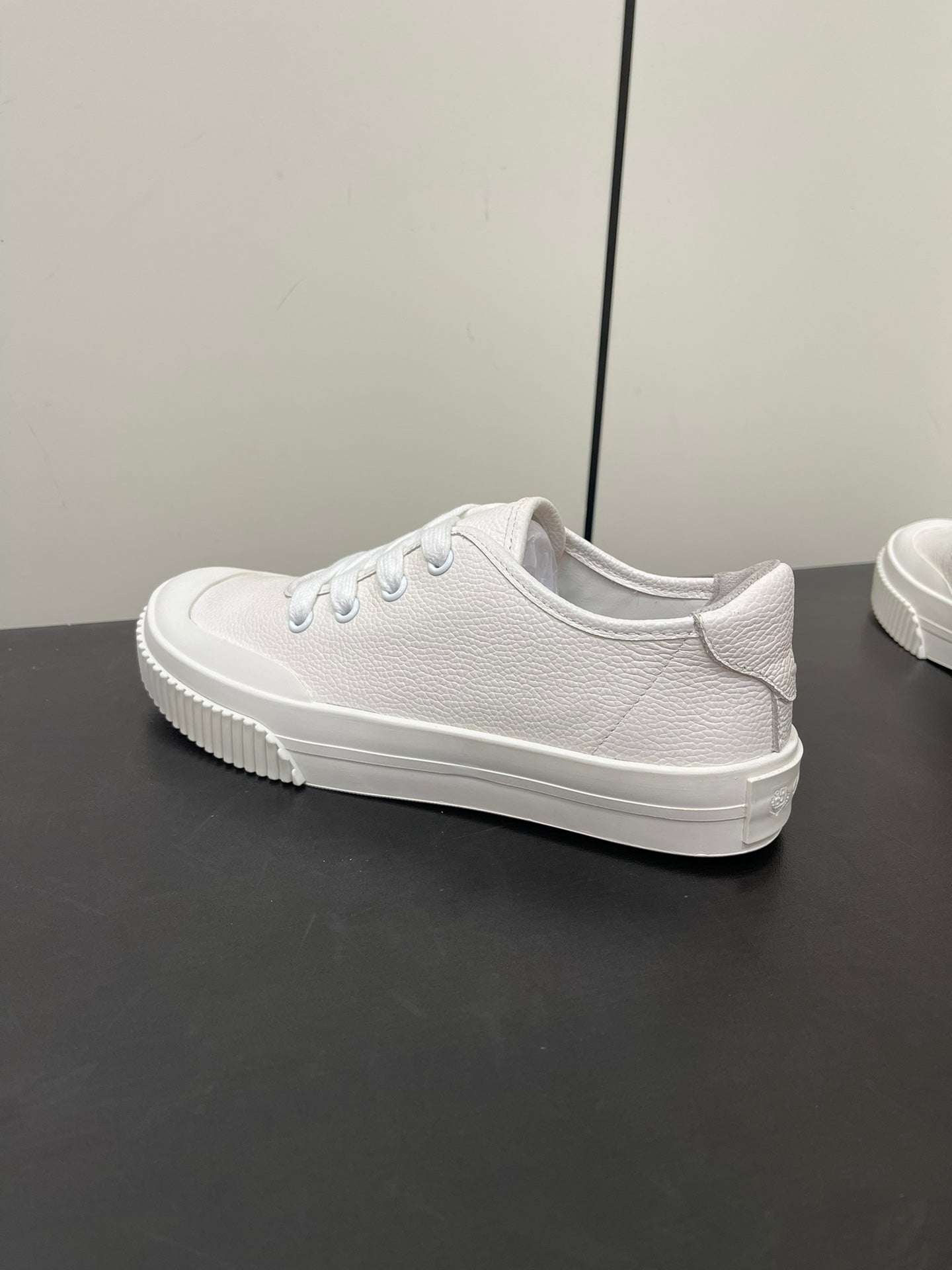 LP CLASSIC BISCUIT SNEAKERS WHITE CALFSKIN、mysite、Cacoeks