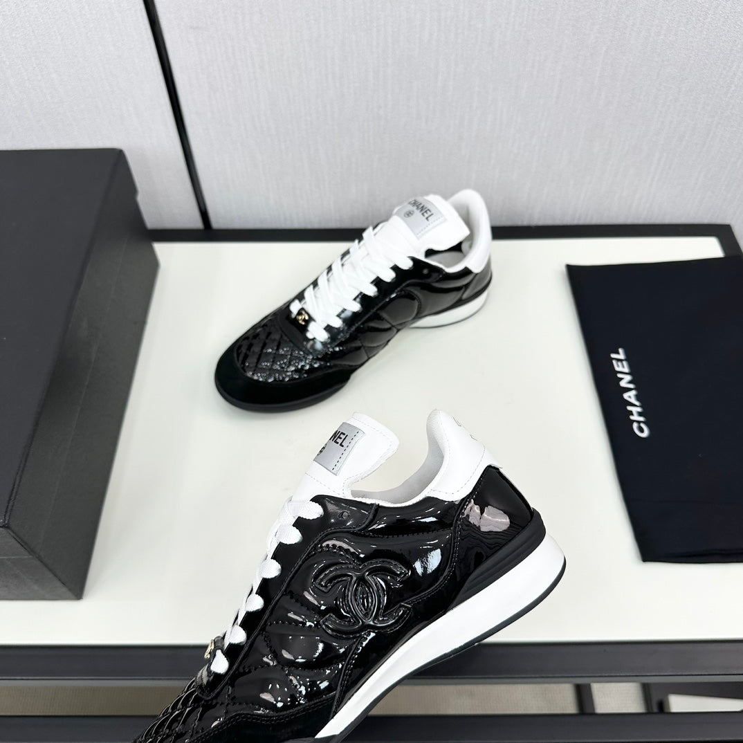 SPORTS SHOES IN GLOSSY BLACK CALFSKIN、mysite、Cacoeks
