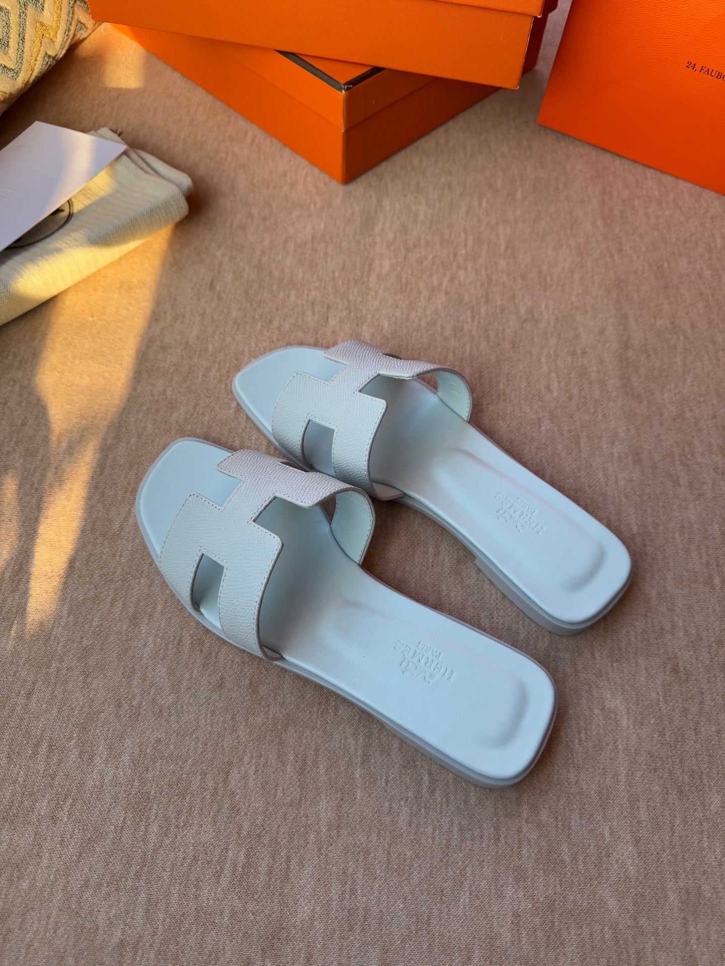 0RAN SANDALS IN ICE BLUE CALFSKIN、mysite、Cacoeks