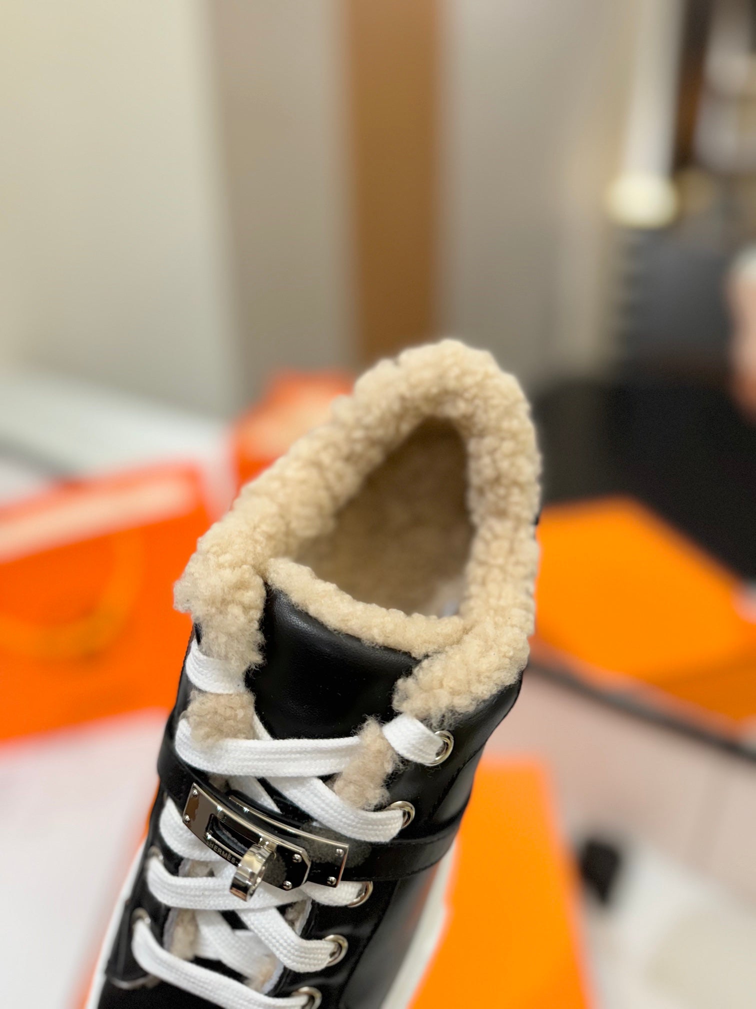 DAY SNEAKER IN BLACK CALFSKIN AND FLEECE LINING、mysite、Cacoeks