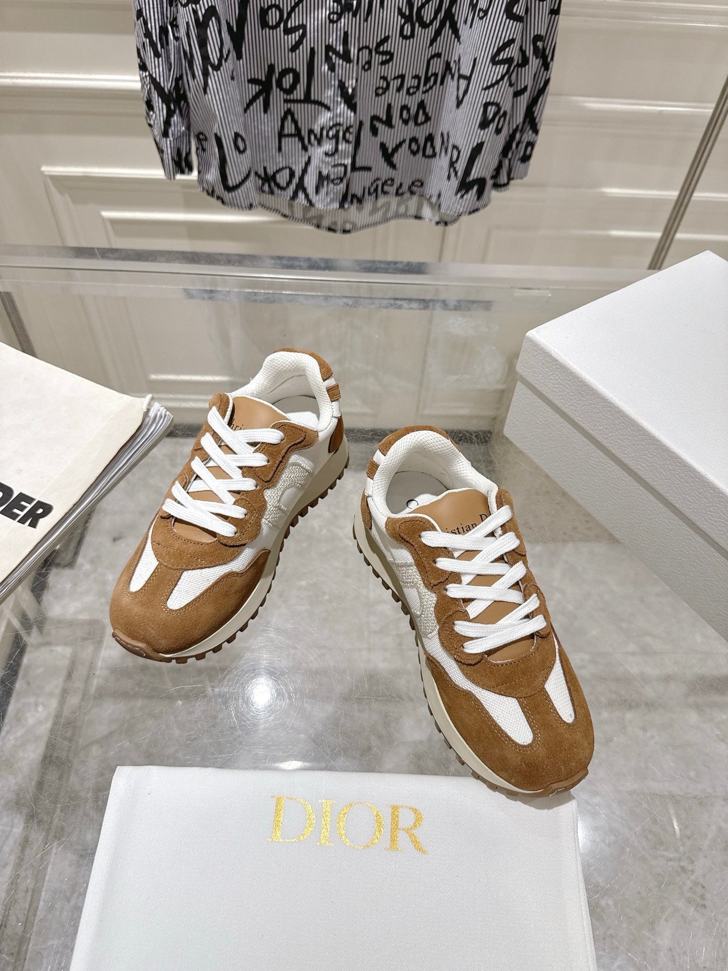 DIOR 25S C'EST DIOR SNEAKER IN WHITE HAZELNUT CALFSKIN AND SUEDE、mysite、Cacoeks