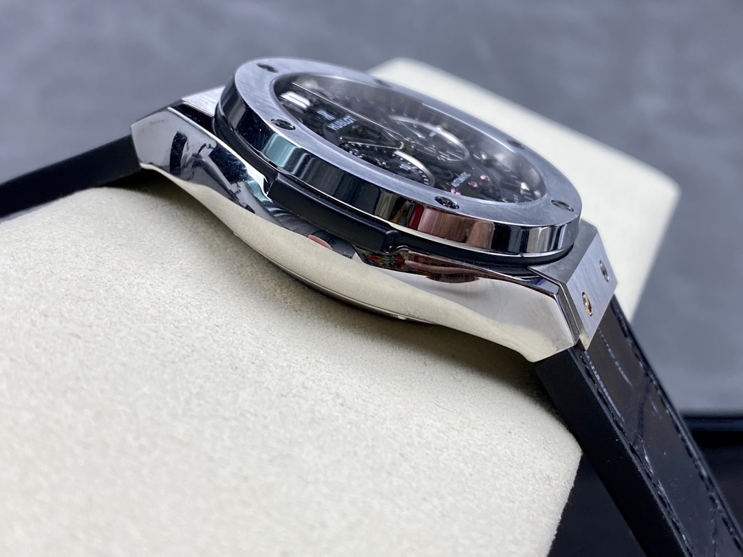 Hublot Classic Fusion 525.NX.0170.LR 45mm-fasswatch