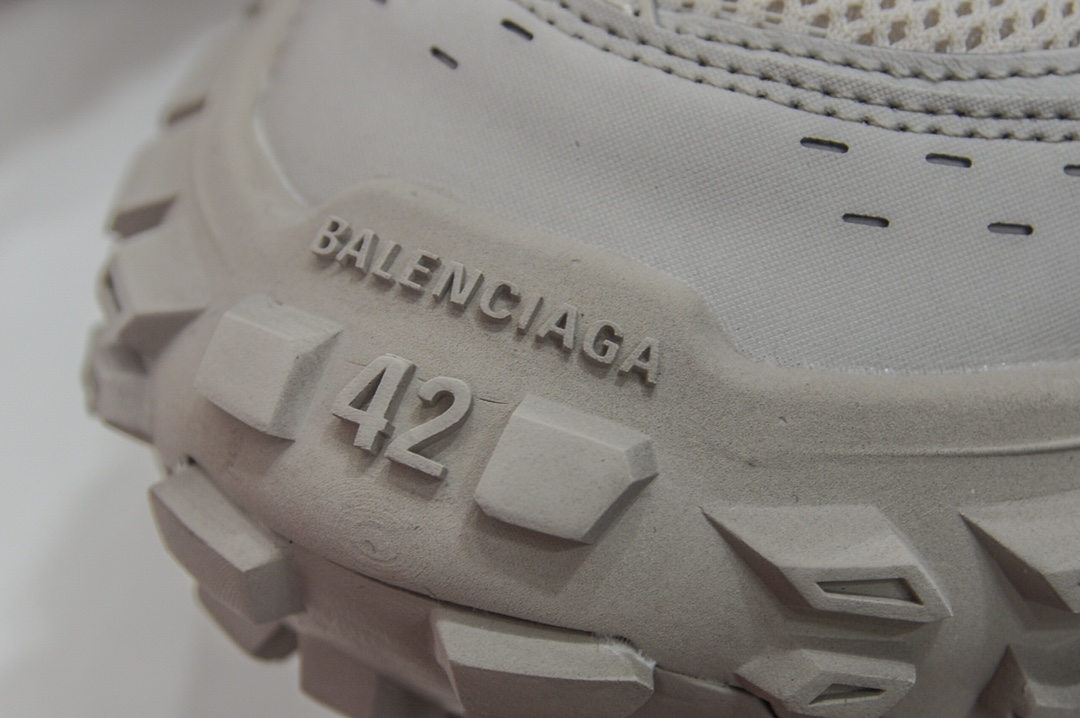 Balenciaga Defender in Beige、mysite、Cacoeks