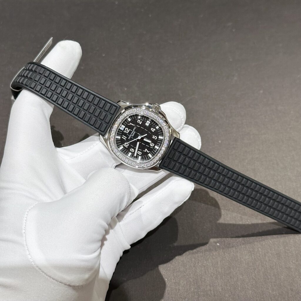 Đồng Hồ Patek Philippe Aquanaut 5067A Độ Kim Cương Moissanite (7)