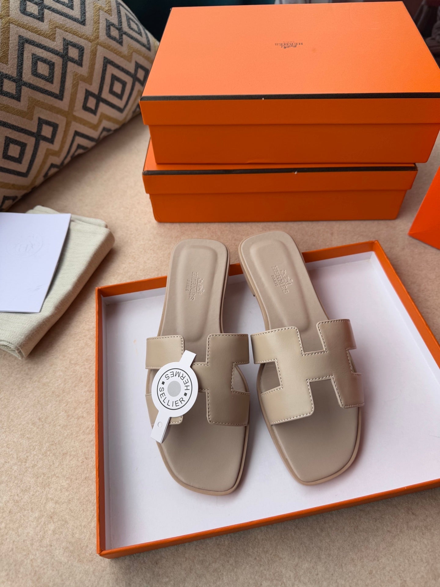 0RAN SANDALS IN KHAKI BROWN CALFSKIN、mysite、Cacoeks