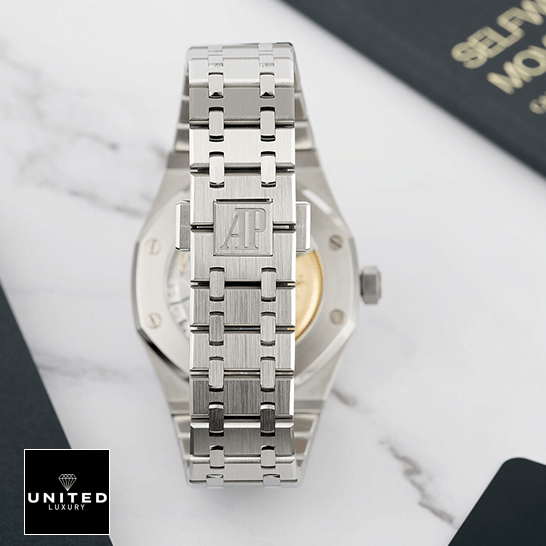 Audemars Piguet Royal Oak 15403IP.OO.1220IP.01 Replica audemars piguet royal oak selfwinding white dial 15400ST.OO .1220ST.02 man right Audemars Piguet Stainless Steel Bracelet Replica uspdeiv view