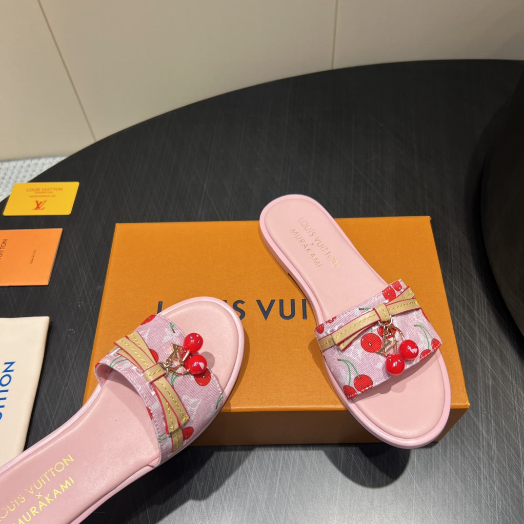 LV SLIDE SANDALS 25S IN LIGHT PINK DENIM AND CALFSKIN WITH CHERRY BLOSSOM BUCKLE、mysite、Cacoeks