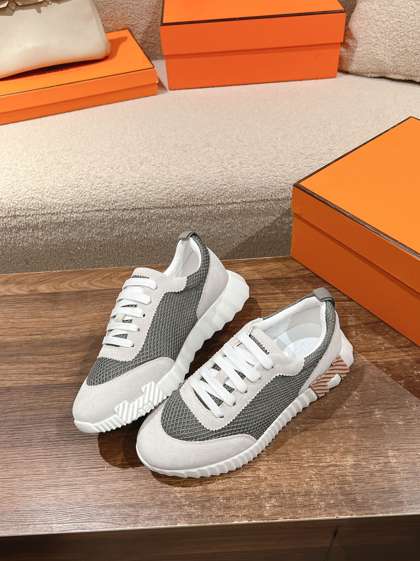 MAINLAND SNEAKER IN PALE GRAY SUEDE AND SMOKE GRAY BREATHABLE MESH FABRIC、mysite、Cacoeks