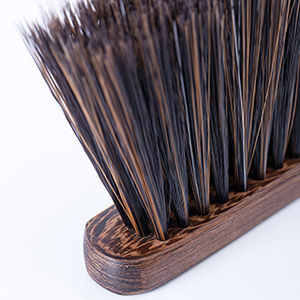 bed brush