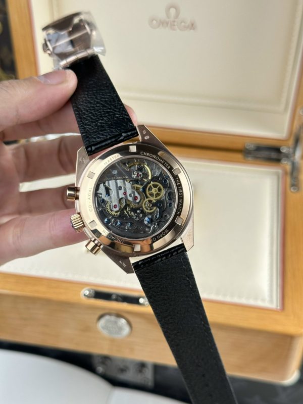 Đồng Hồ Omega SpeedMaster MoonWatch Chế Tác Mặt Đen Nhà Máy RM 44mm (2)