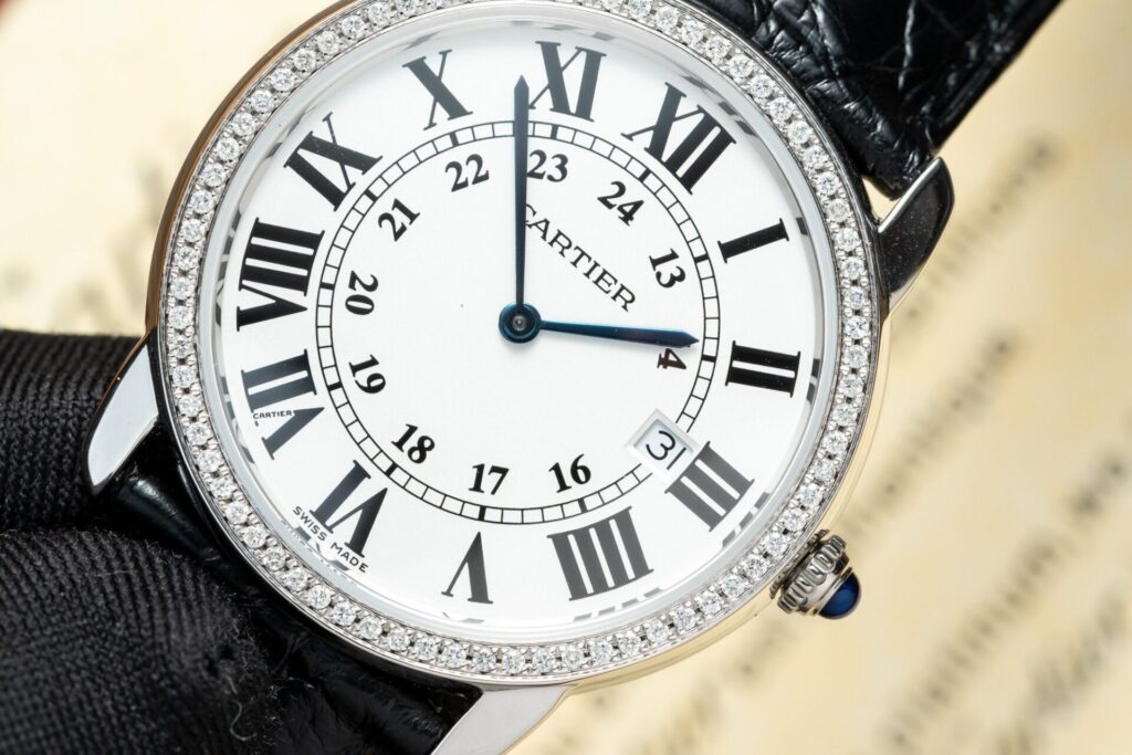 Đồng Hồ Cartier Ronde Độ Kim Cương Thiên Nhiên Nữ 36mm (1)