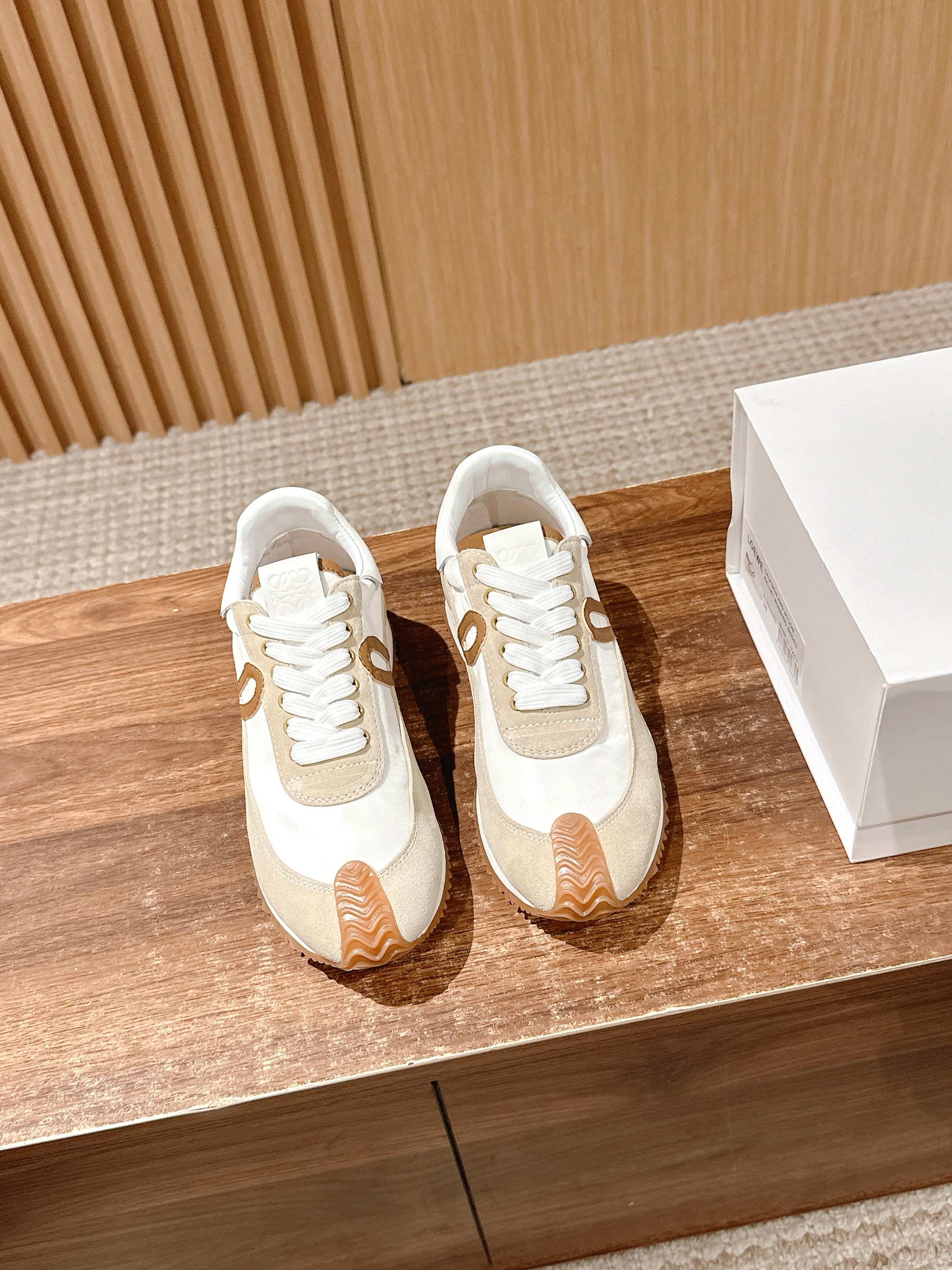 FLOW RUNNER SNEAKER IN BROWN SUEDE AND SHEEPSKIN、mysite、Cacoeks