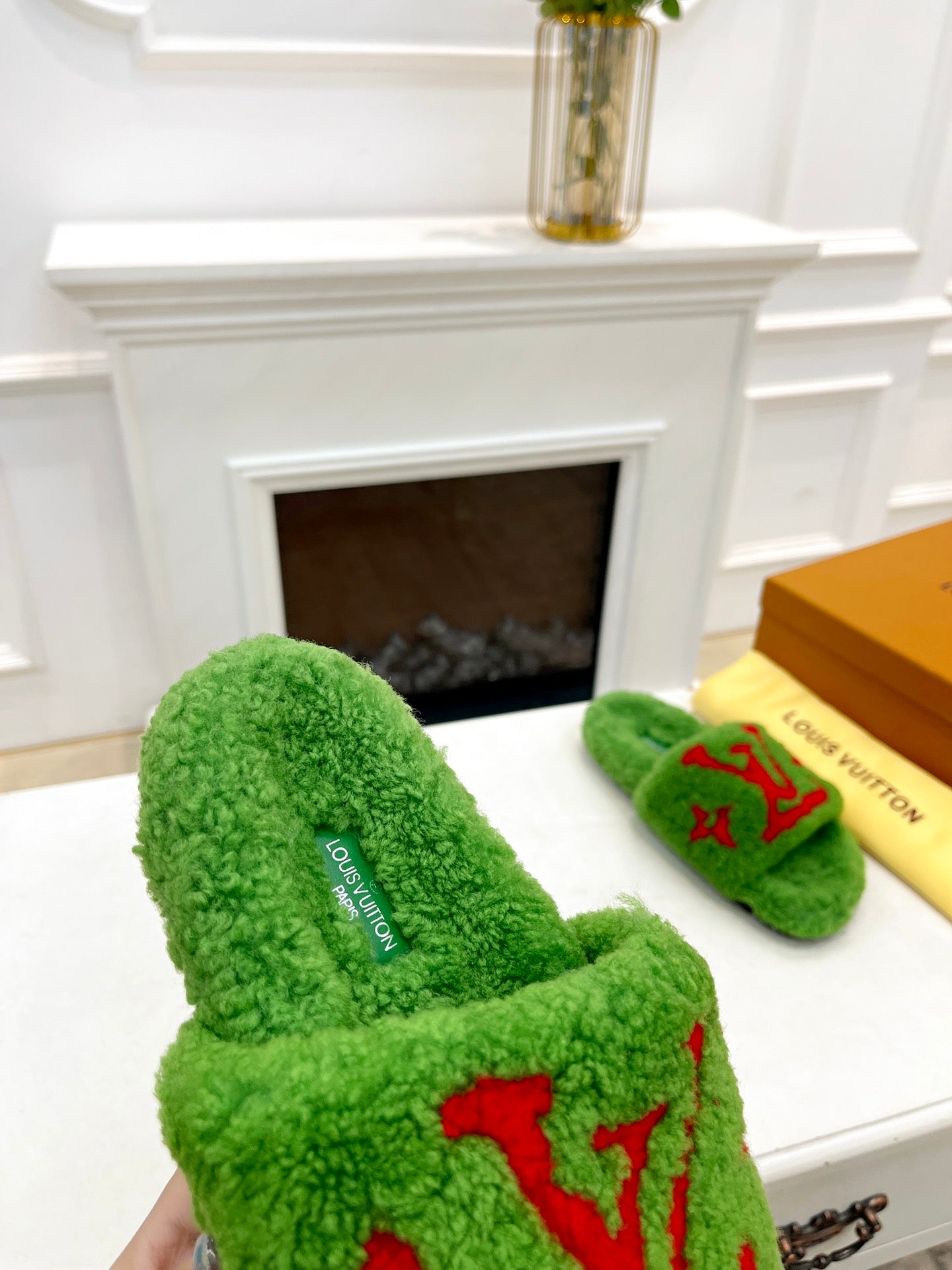LV FLAT SLIPPER IN LAWN GREEN MIX CHERRY RED SHEARLING、mysite、Cacoeks