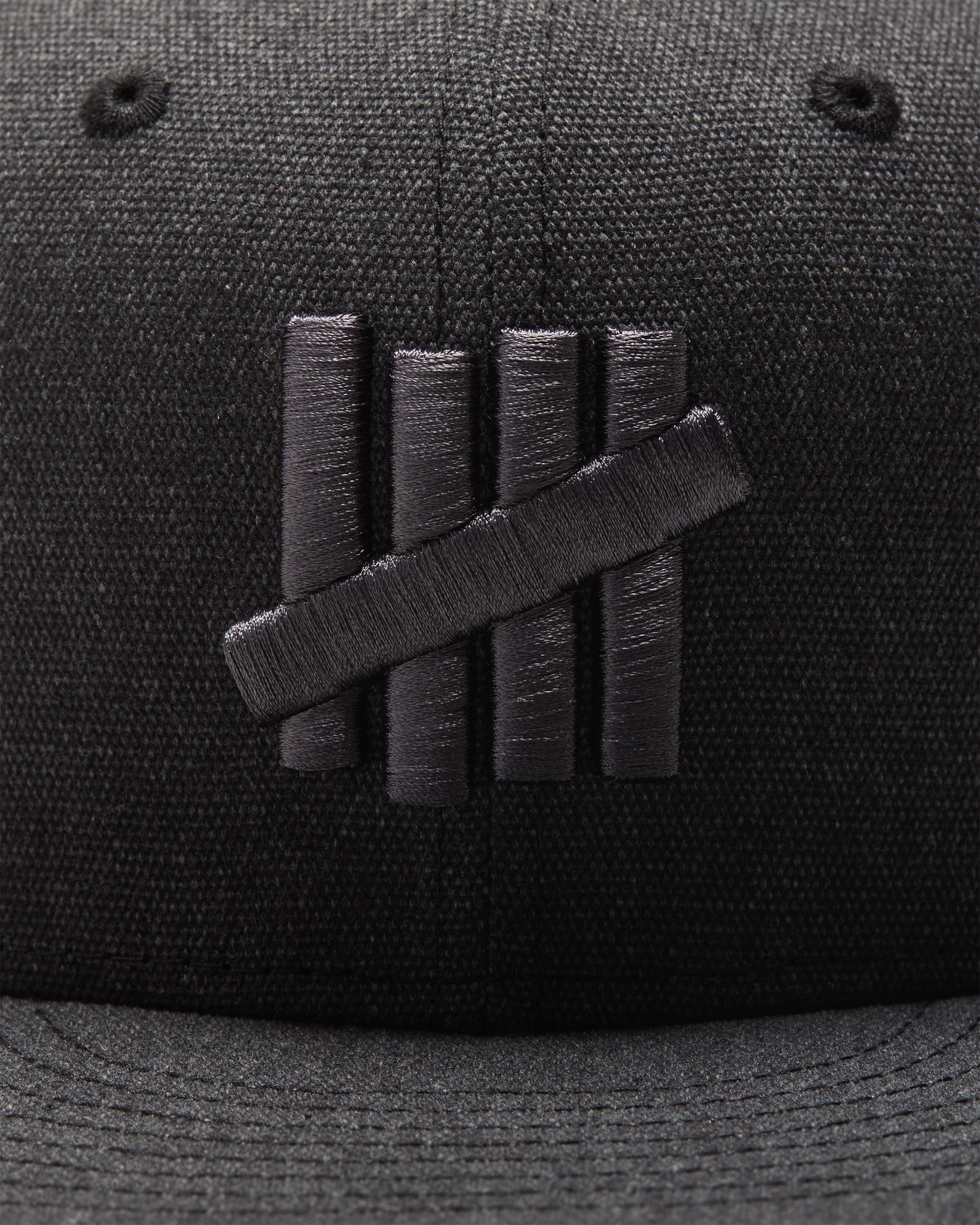 UNDEFEATED X NE ICON CANVAS FITTED