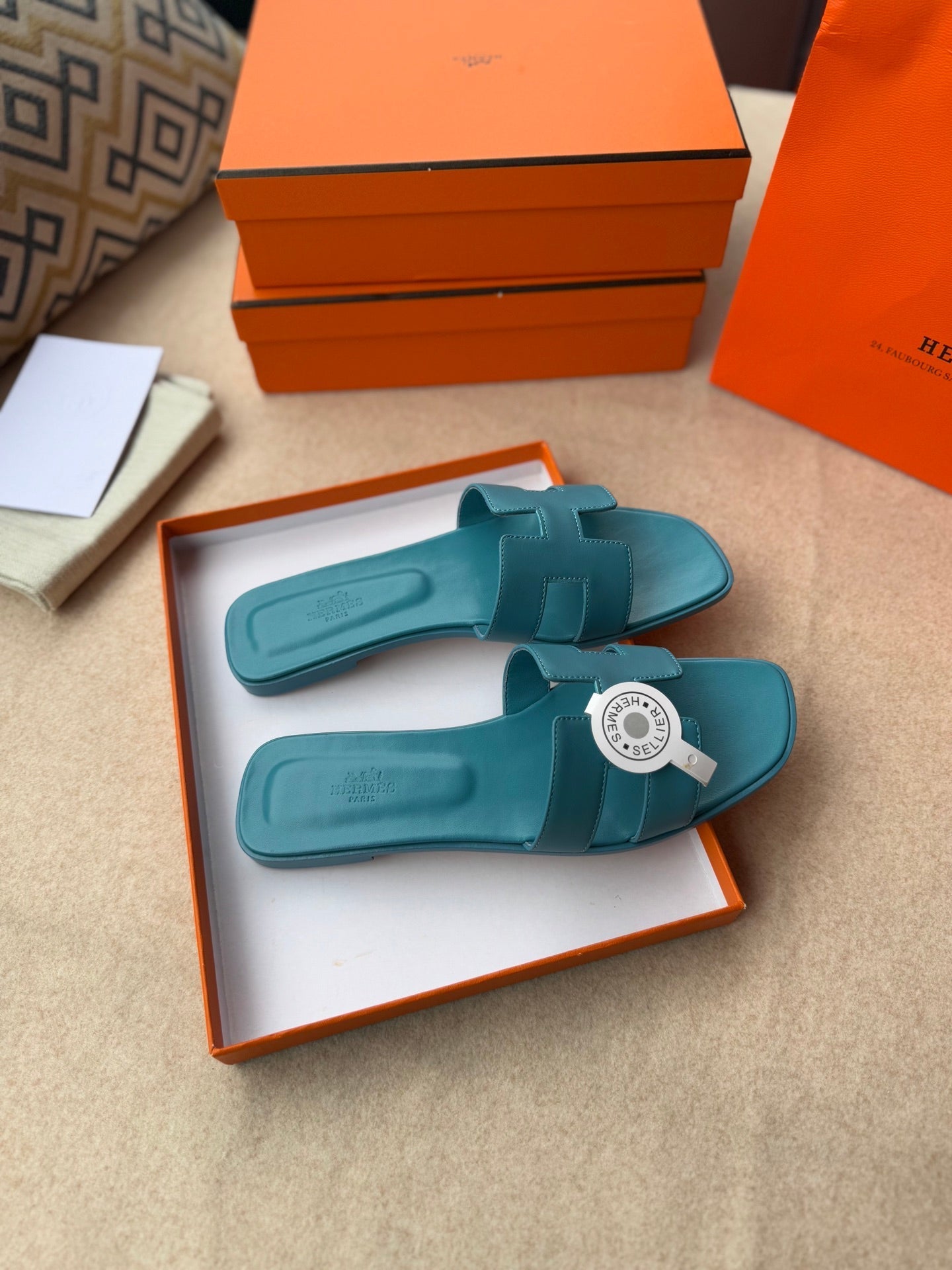 0RAN SANDALS IN SAPPHIRE BLUE CALFSKIN、mysite、Cacoeks