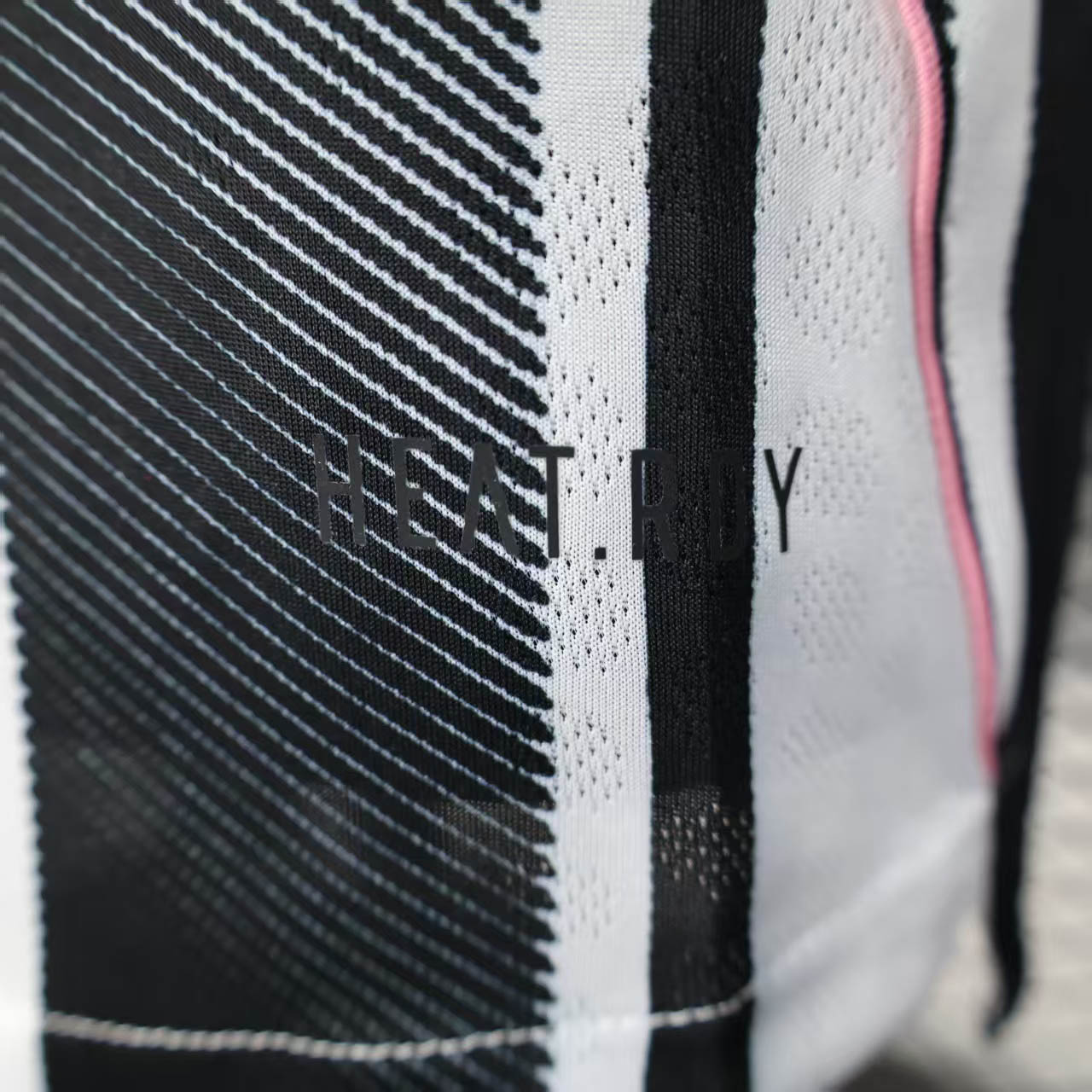 2025/2026 Player Version Long Sleeve Juventus Home Football Shirt 1:1 Thai Quality:football jersey mysite: unitedjerseyfootball 邓江浪:football