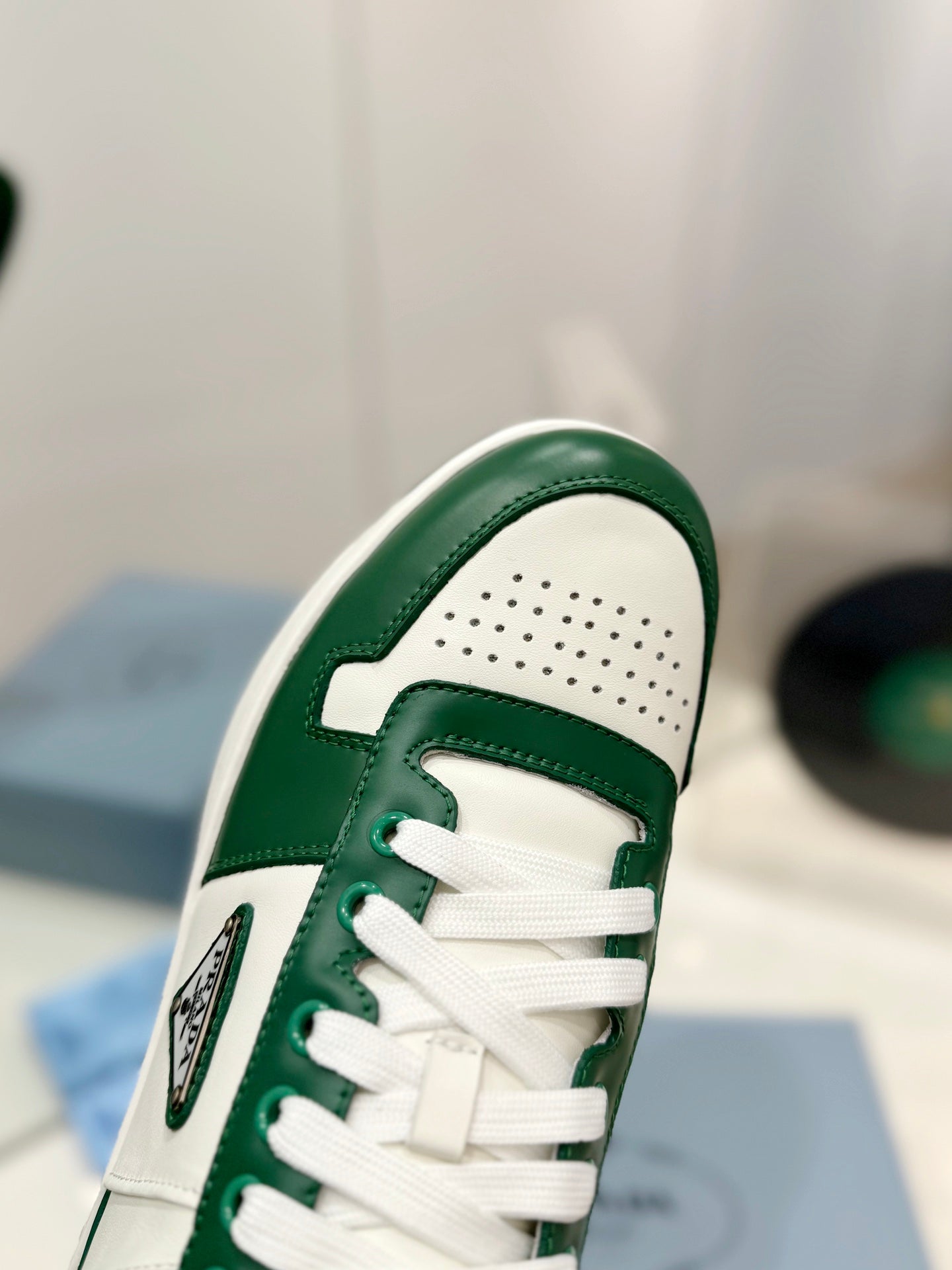 PRA DOWNTOWN PERFORATED SNEAKERS WHITE AND GREEN CALFSKIN、mysite、Cacoeks