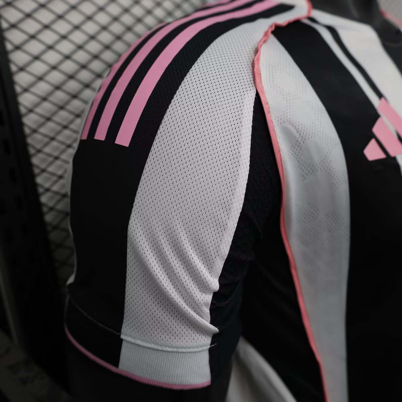 2025/2026 Player Version Juventus Home Football Shirt 1:1 Thai Quality:football jersey mysite: unitedjerseyfootball 邓江浪:football