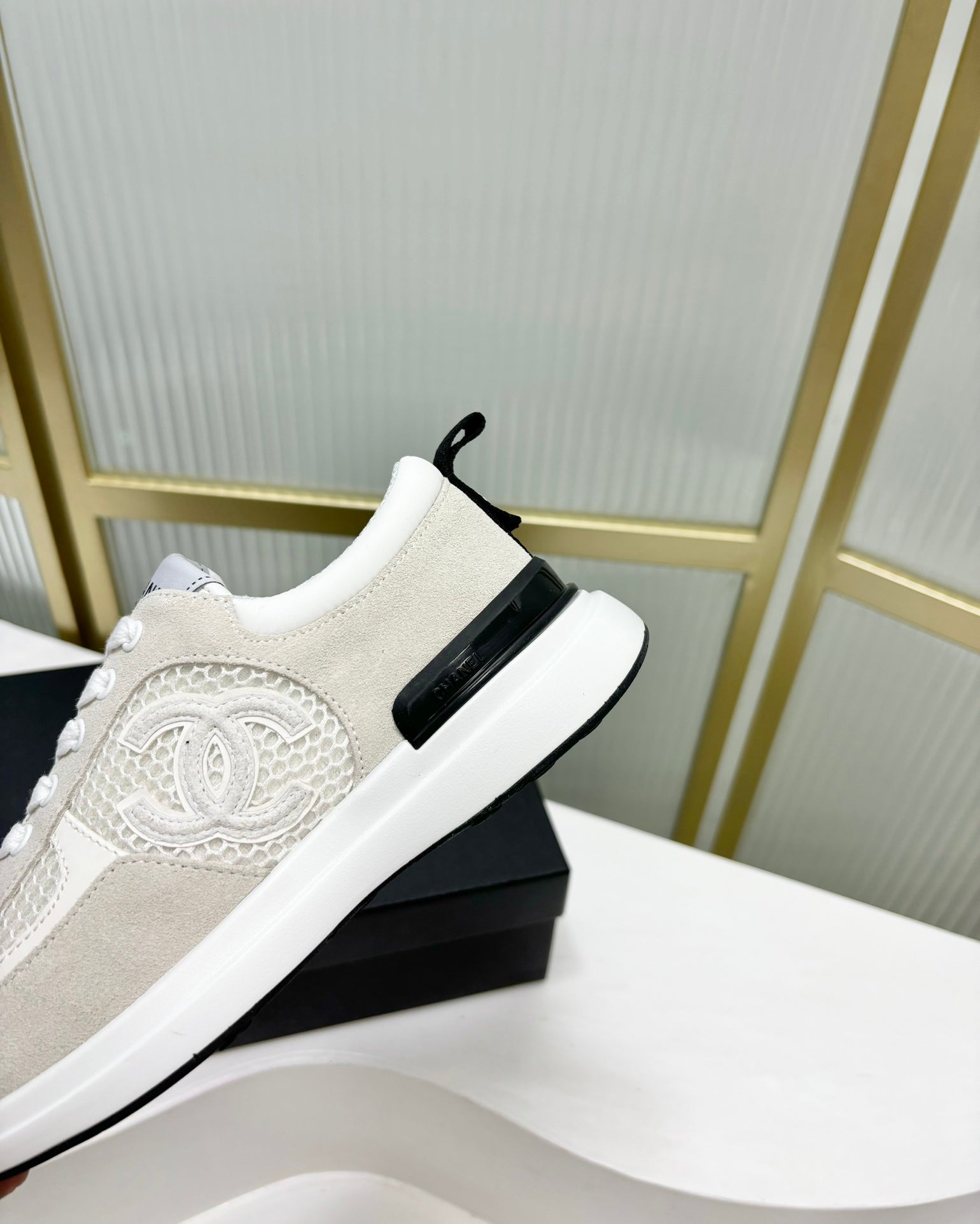 SNEAKER IN GREY SUEDE AND WHITE BREATHABLE MESH、mysite、Cacoeks