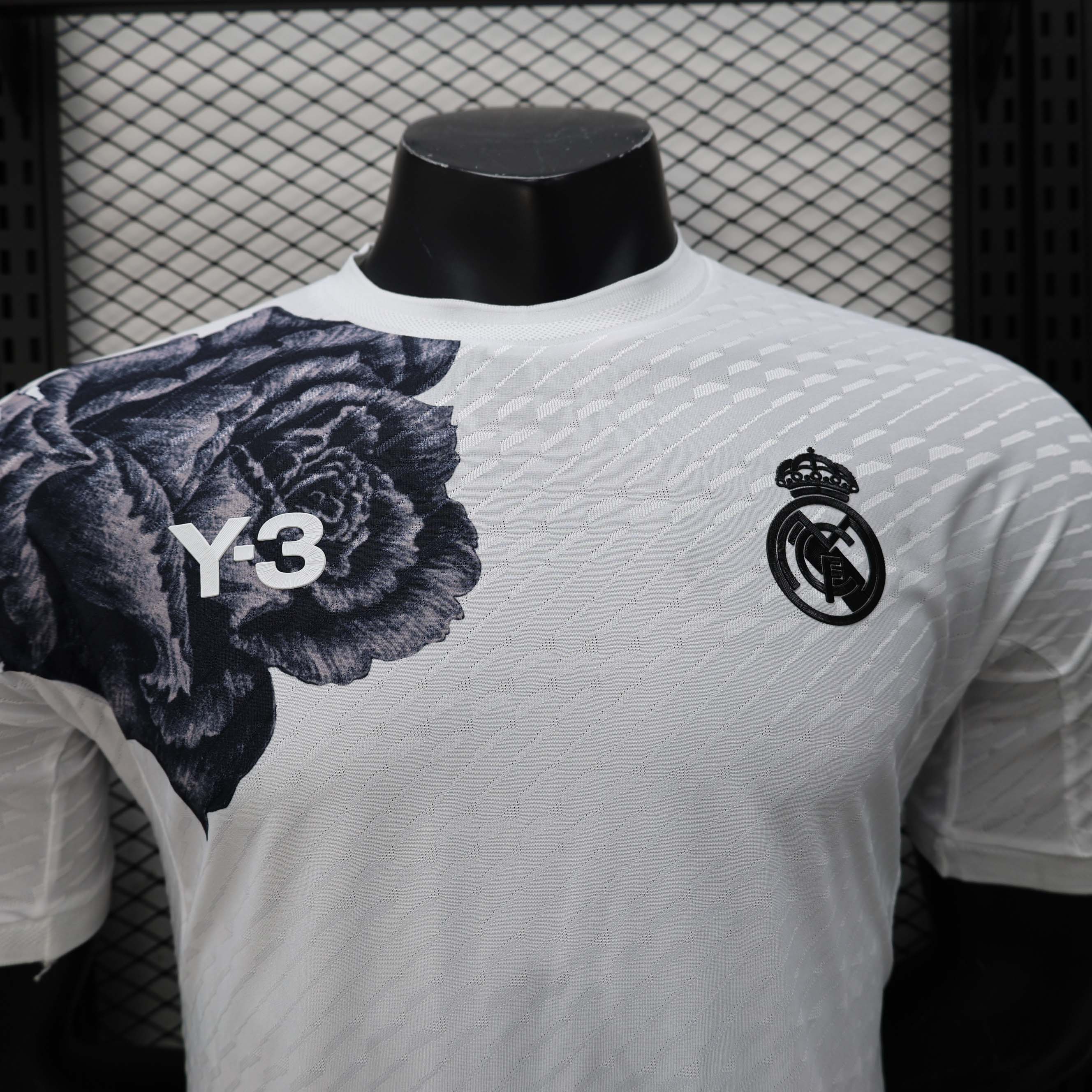 2024/2025 Player Version Real Madrid Y-3 Special Edition White Football Shirt 1:1 Thai Quality:football jersey mysite: unitedjerseyfootball 邓江浪:football