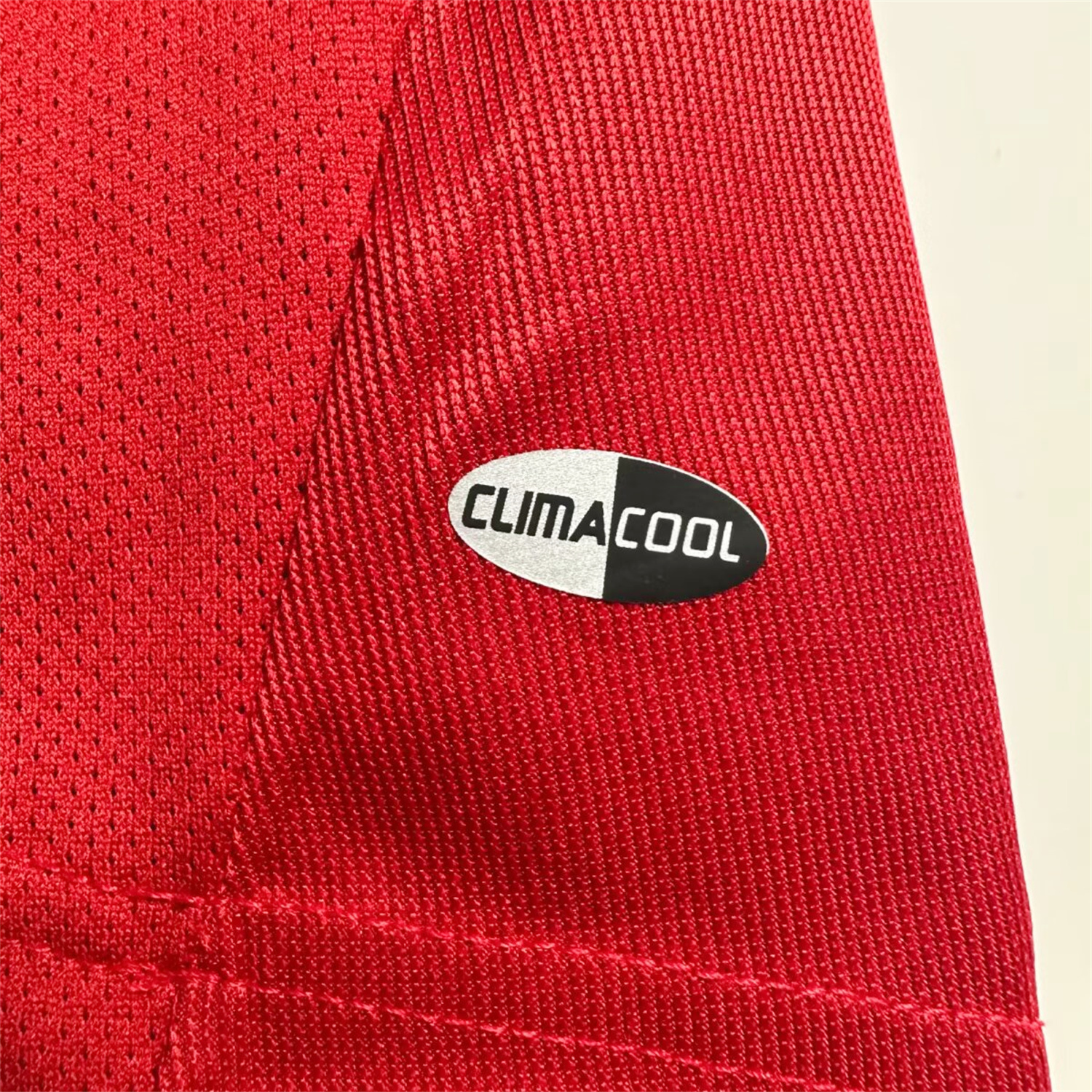 GlobeJersey-Retro Bayern Munich 2005-06 Home Jersey