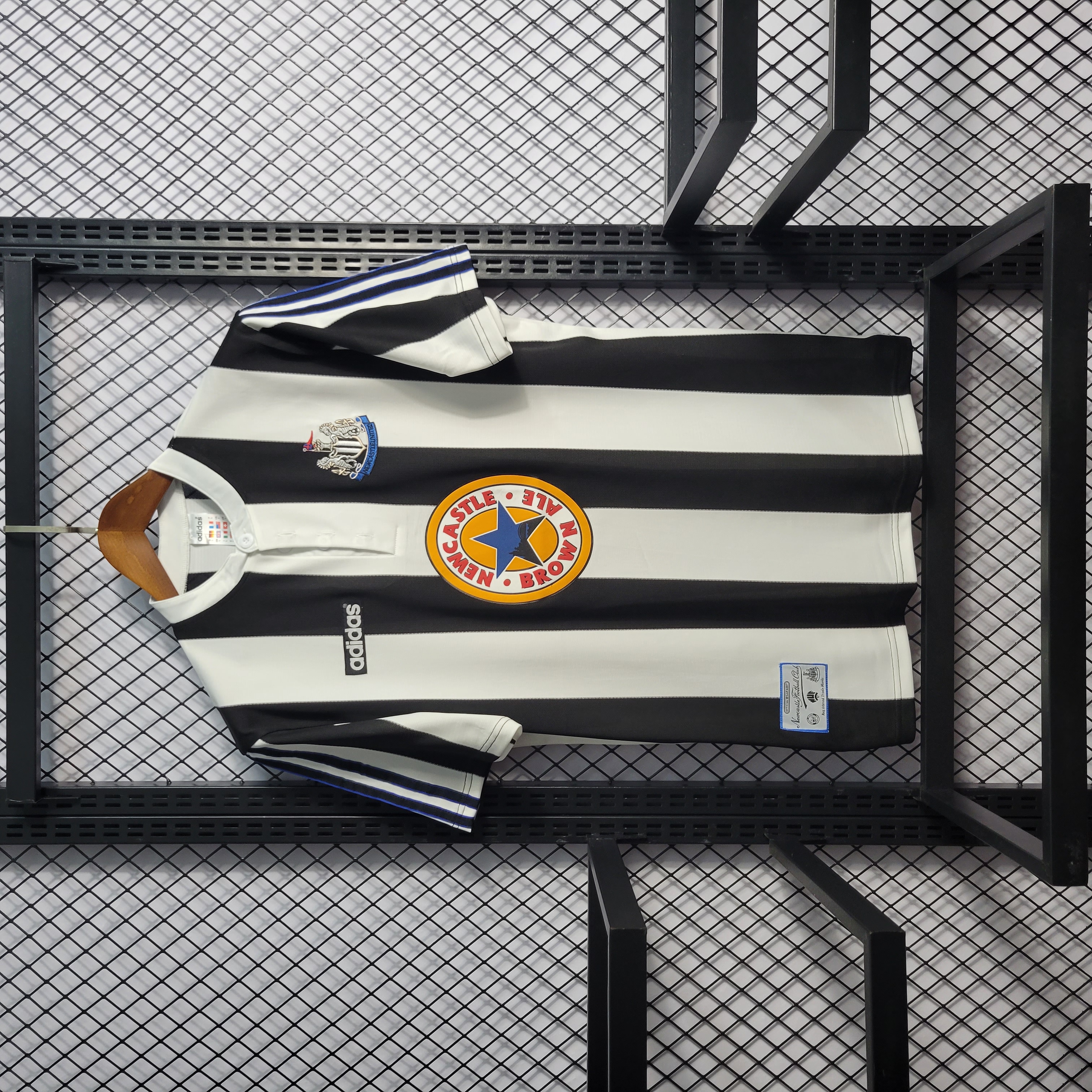 ManixJersey.com | Retro Newcastle United 1995-97 Home Stadium Jersey -Customize Name, Number and Patch | Worldwide Shipping