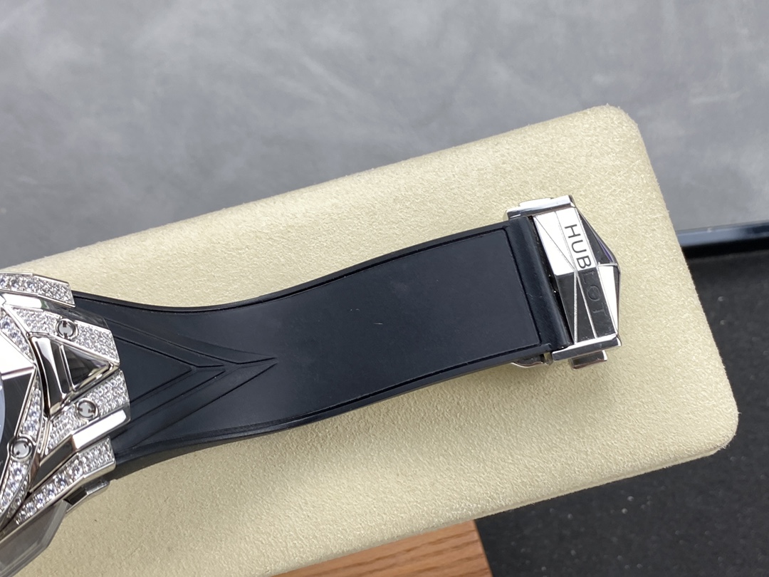 418.NX.1107.RX.1604.MXM20 Hublot Big Bang Sang Bleu II Titanium Pave-fasswatch