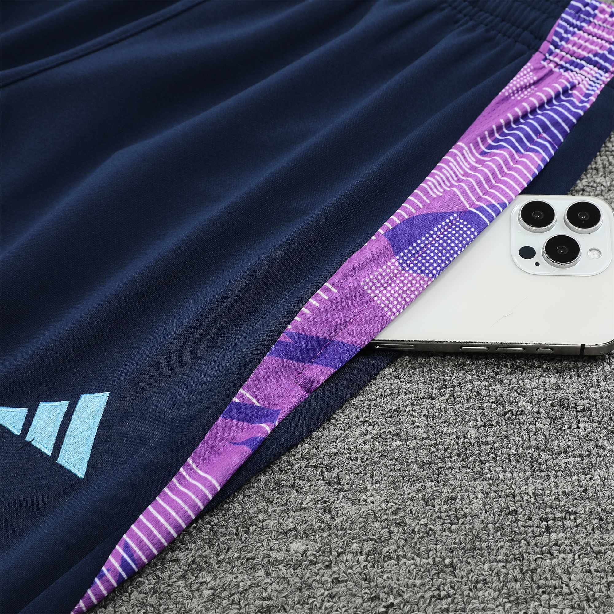 ManixJersey.com | Argentina 24-25 Long Sleeve Training Set - Blue Top and Deep Blue Pants -Customize Name, Number and Patch | Worldwide Shipping